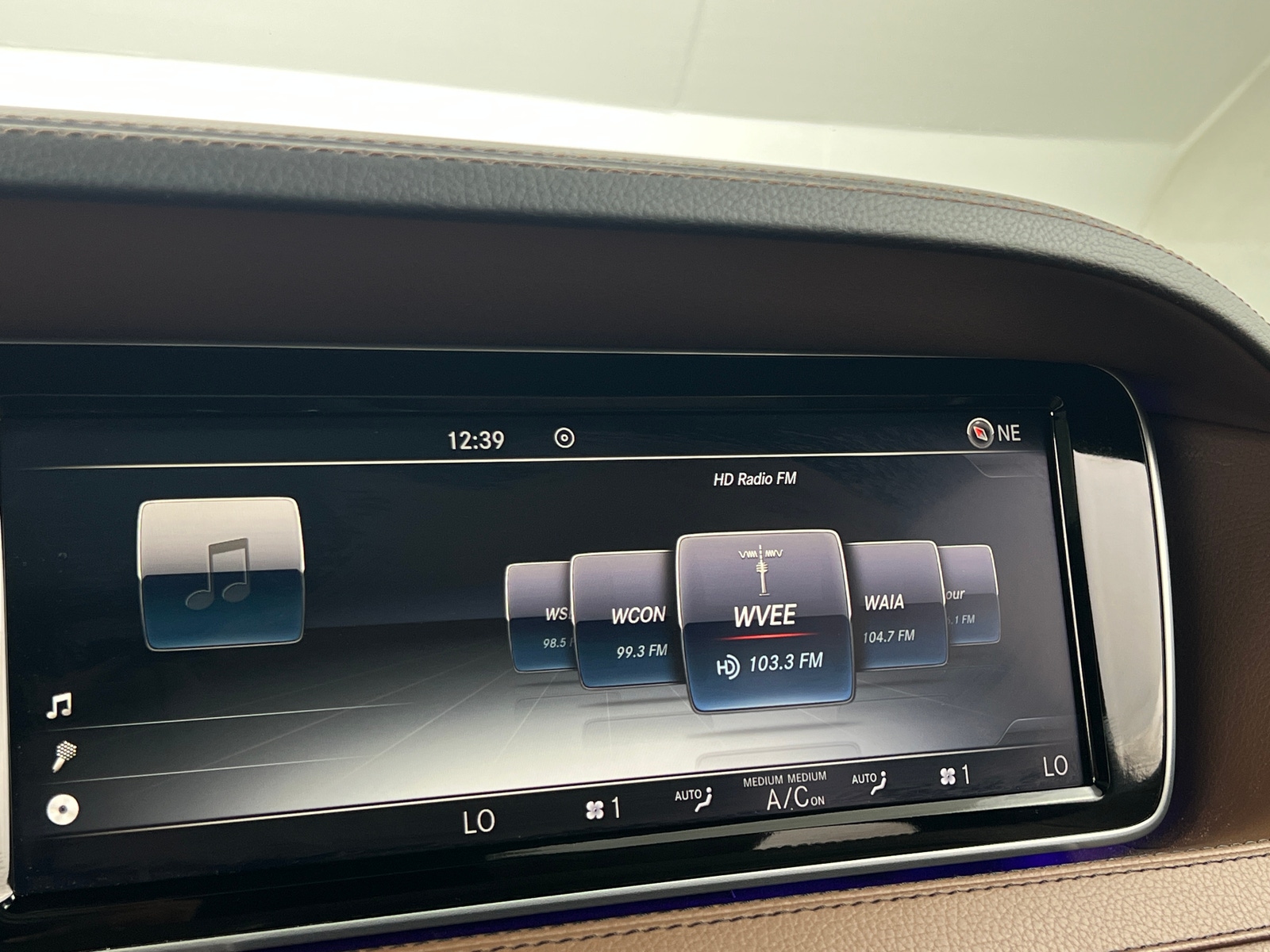 Thumbnail: 2015 Mercedes-Benz S-Class - 3