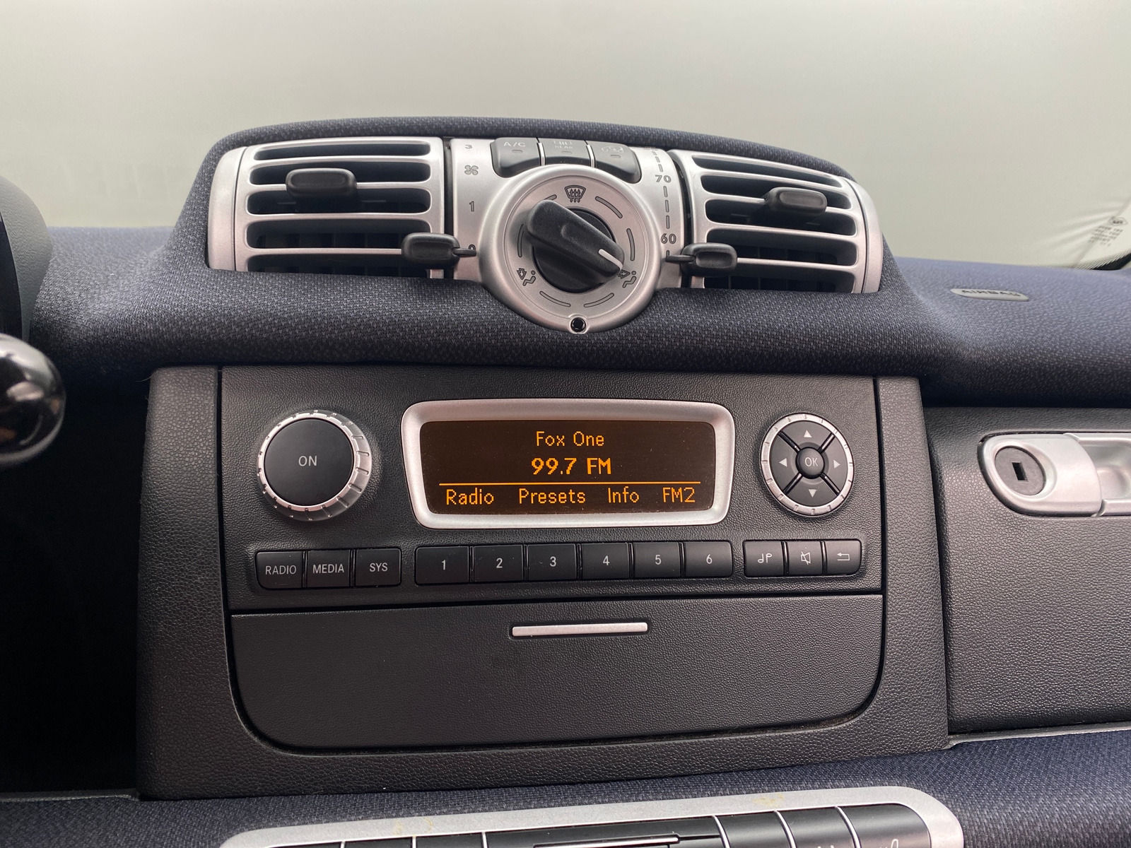 Thumbnail: 2014 smart fortwo - 4