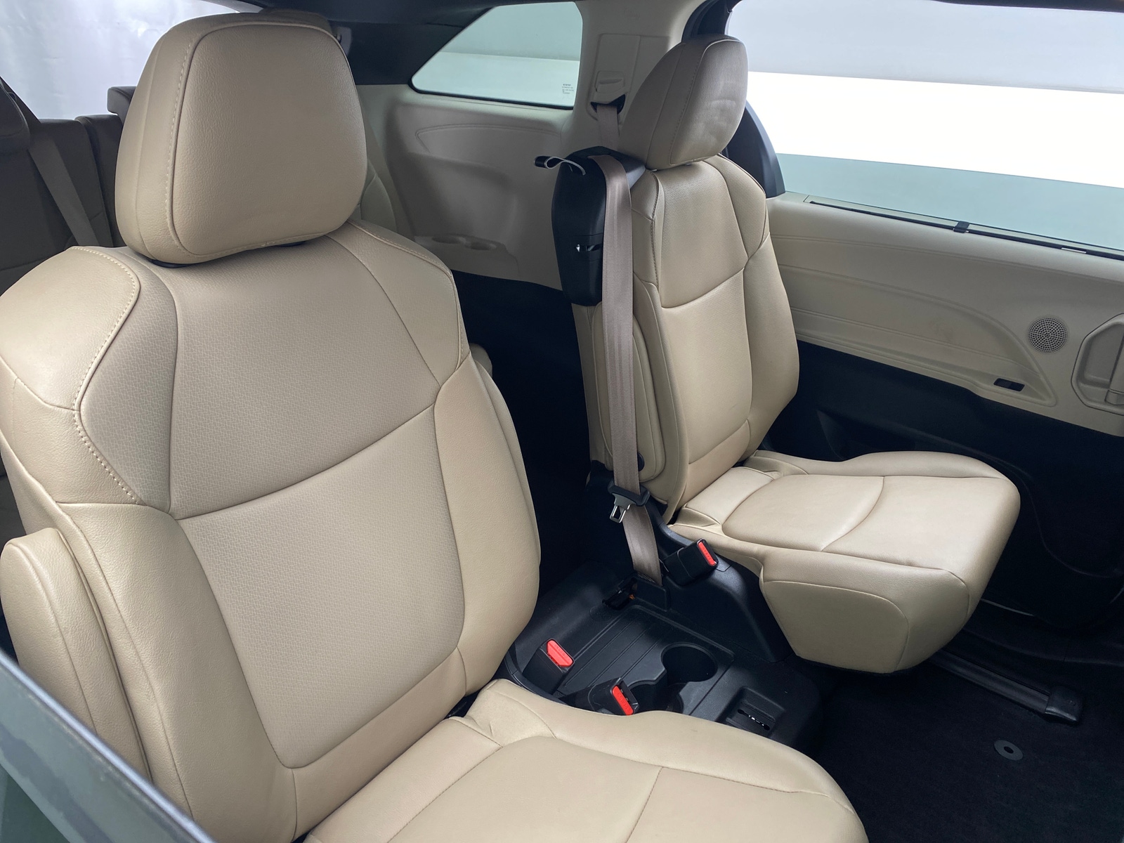 Thumbnail: 2023 Toyota Sienna - 5