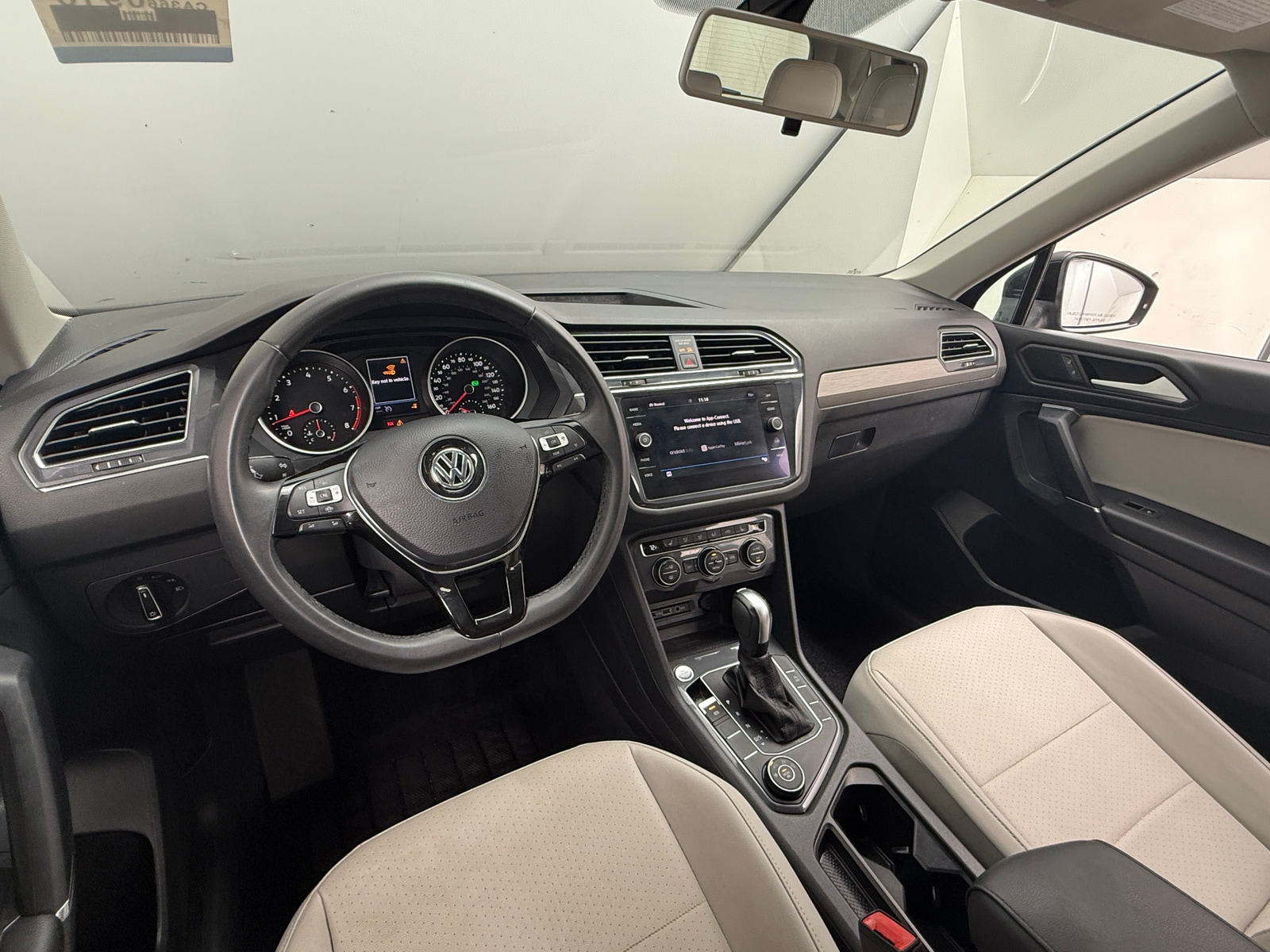 Thumbnail: 2020 Volkswagen Tiguan - 2
