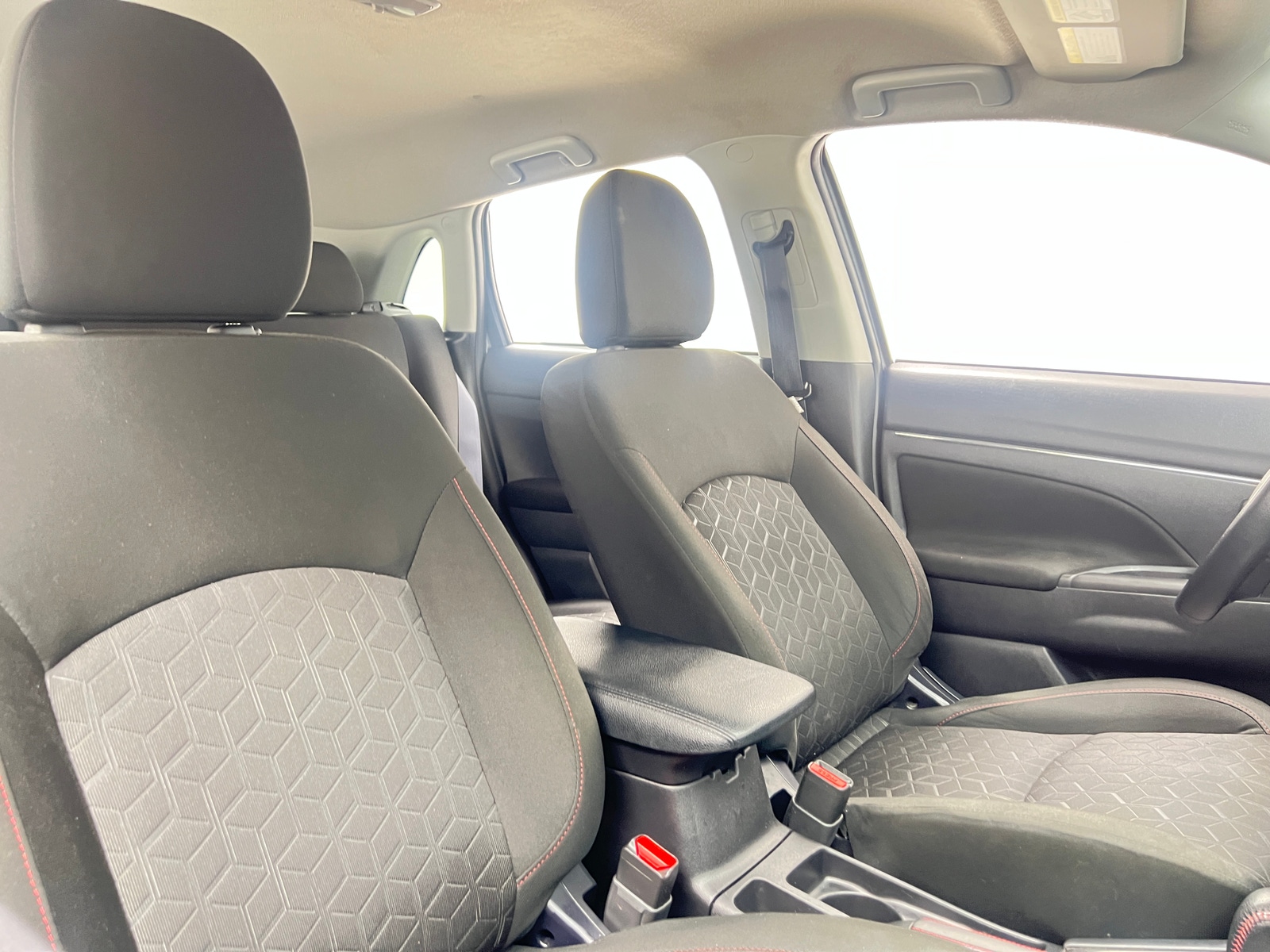 Thumbnail: 2022 Mitsubishi Outlander Sport - 2