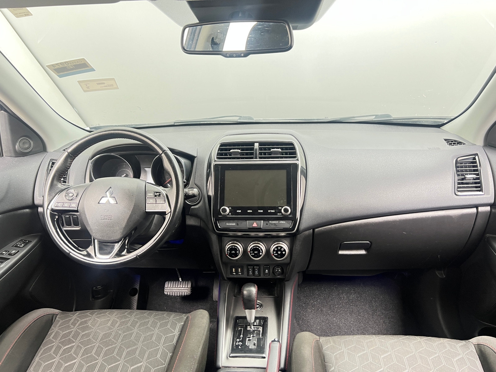 Thumbnail: 2022 Mitsubishi Outlander Sport - 3