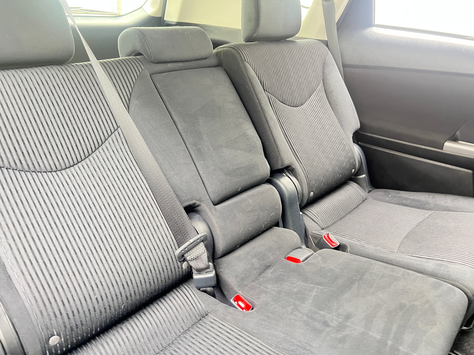 Thumbnail: 2015 Toyota Prius v - 6