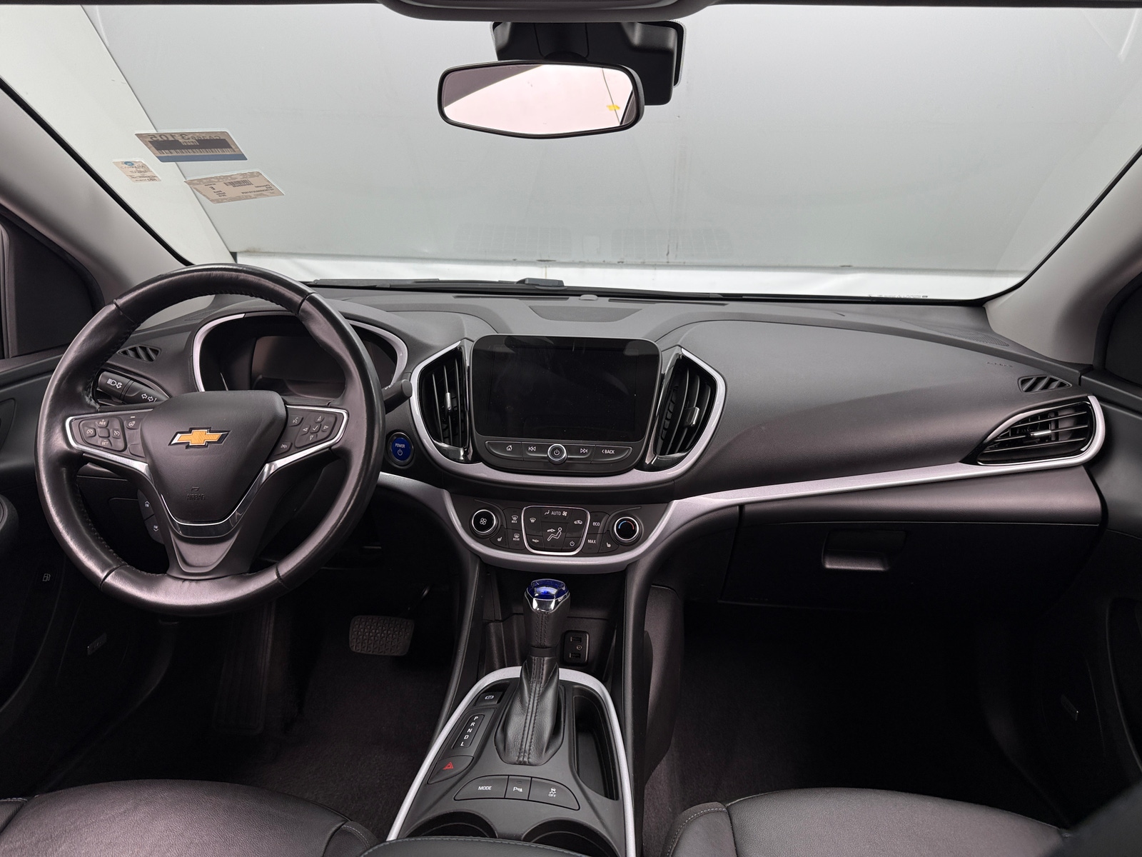 Thumbnail: 2018 Chevrolet Volt - 3