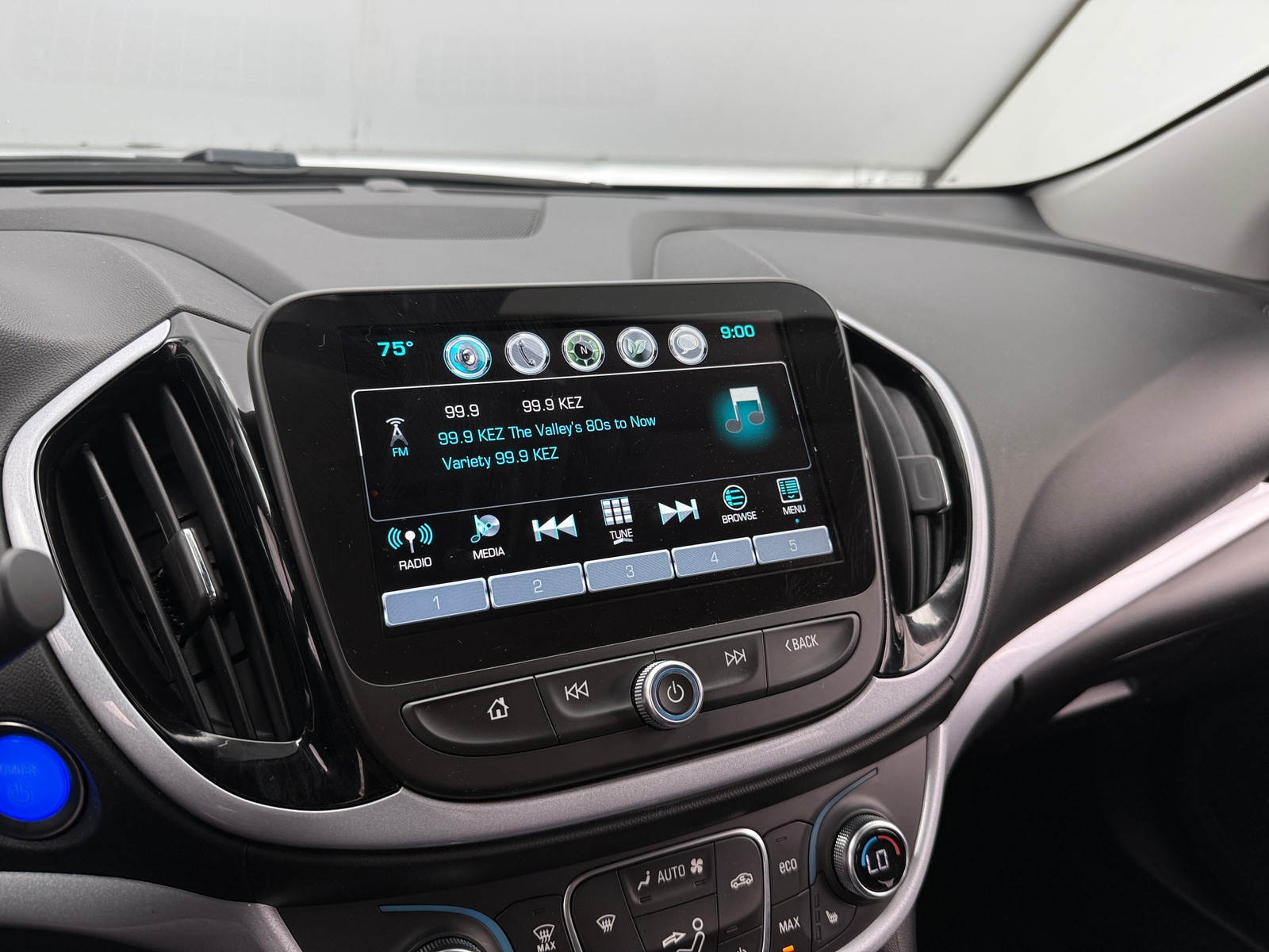 Thumbnail: 2018 Chevrolet Volt - 4