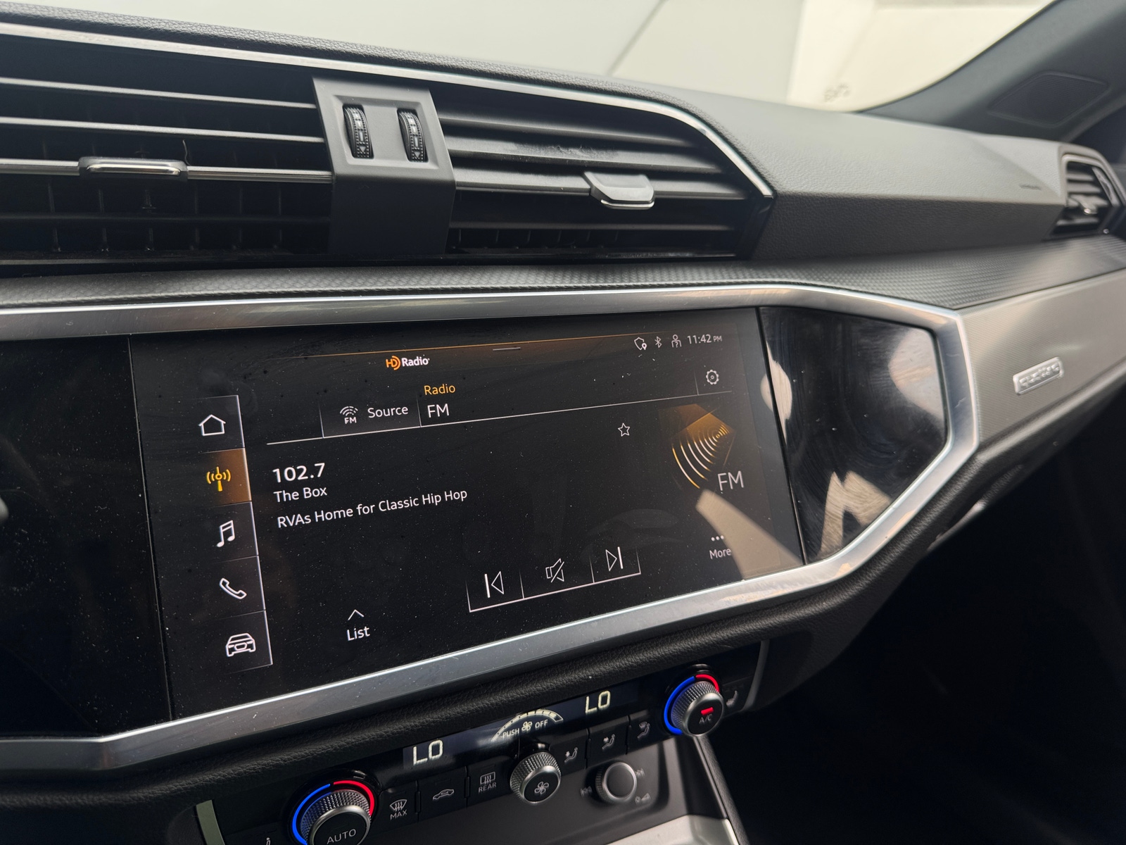Thumbnail: 2023 Audi Q3 - 3