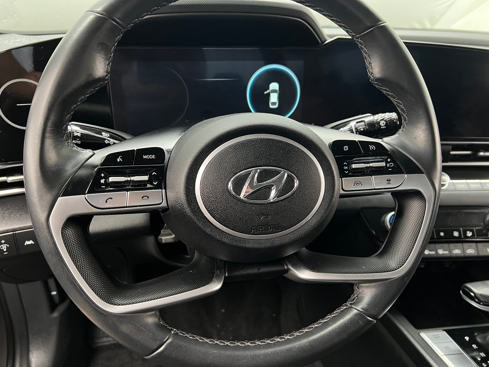 Thumbnail: 2023 Hyundai Elantra - 4