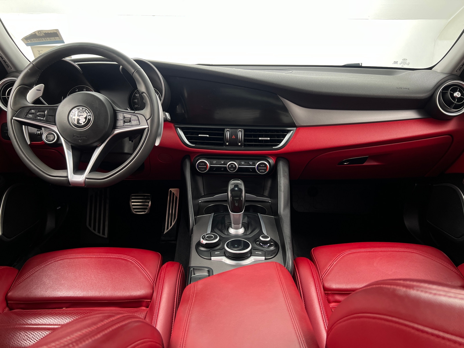 Thumbnail: 2019 Alfa Romeo Giulia - 2
