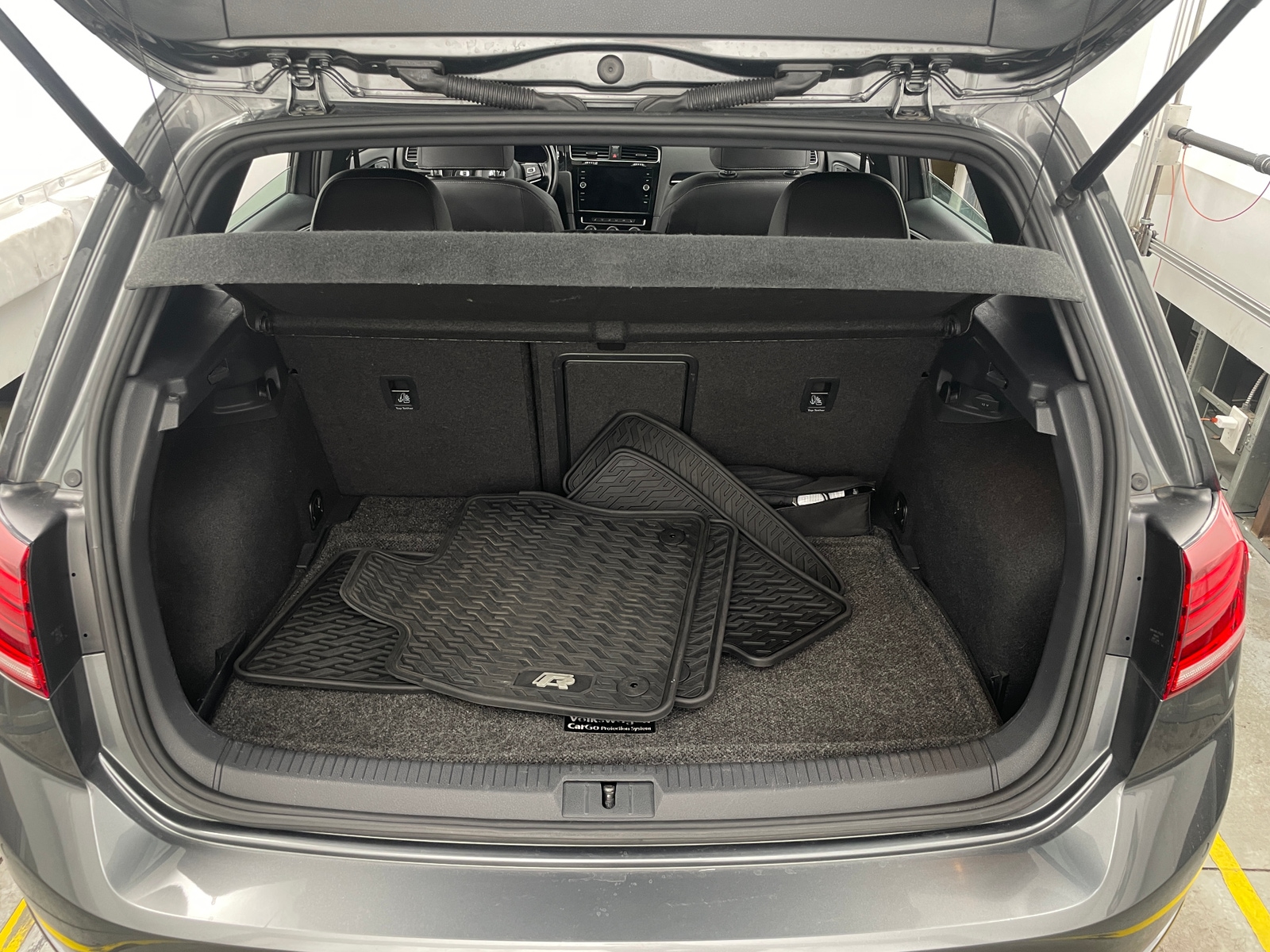 Thumbnail: 2019 Volkswagen Golf - 6