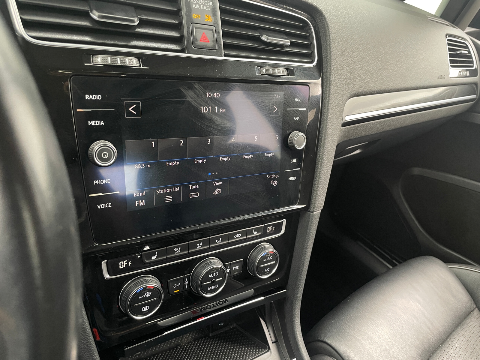 Thumbnail: 2019 Volkswagen Golf - 3