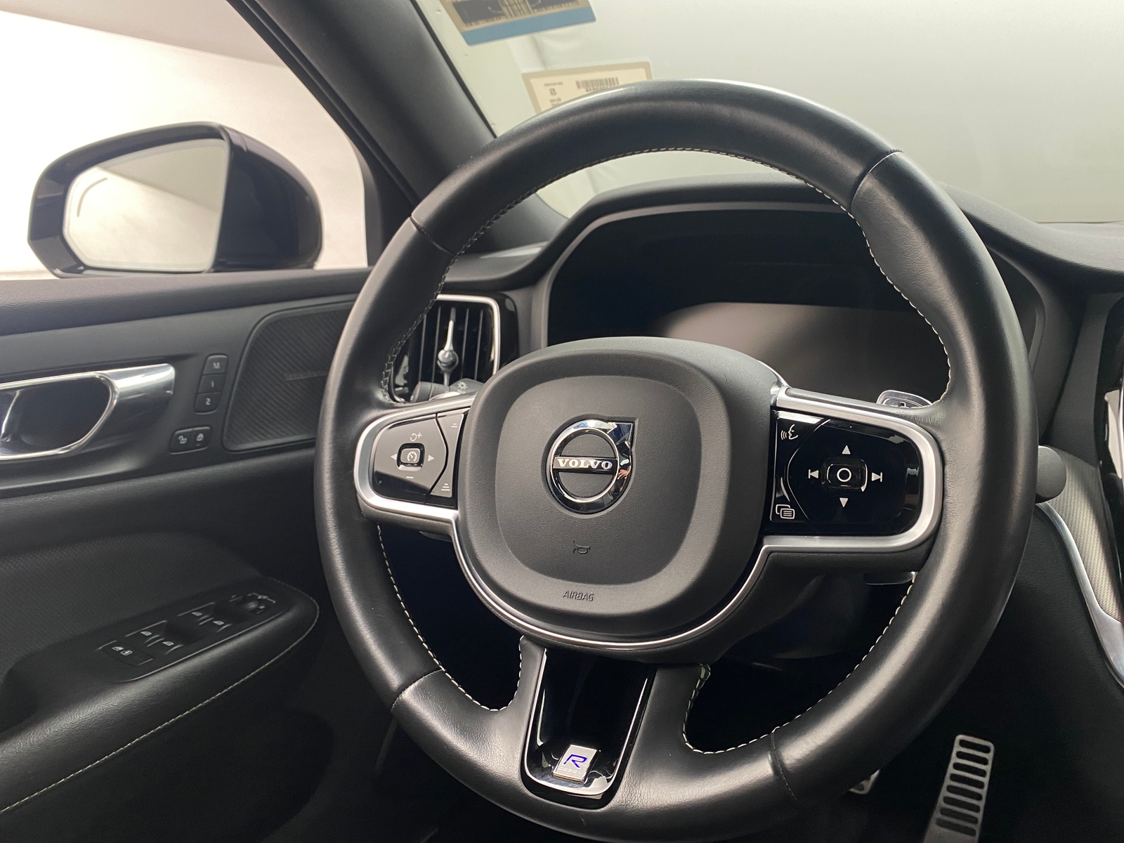 Thumbnail: 2019 Volvo S60 - 4