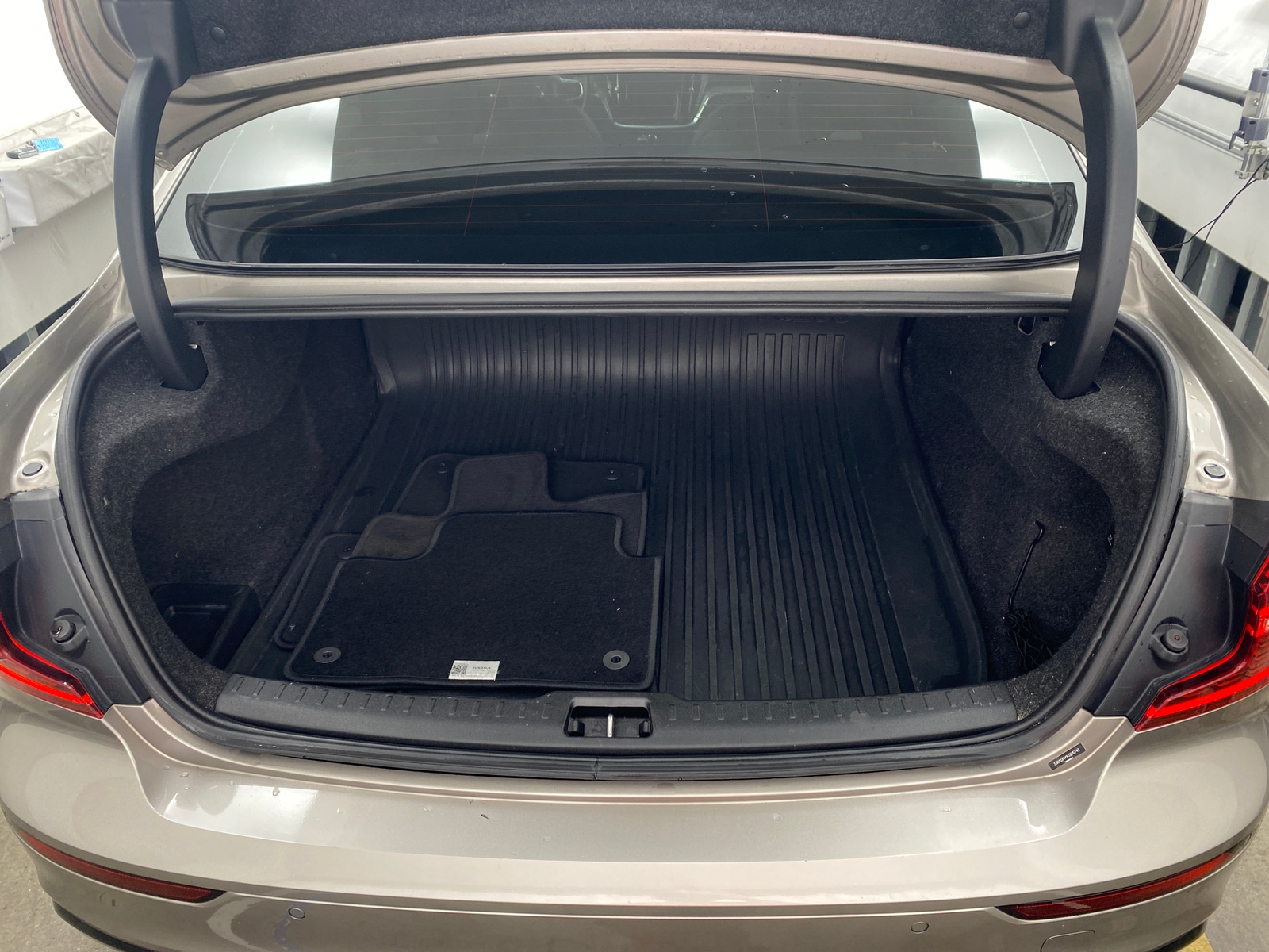 Thumbnail: 2019 Volvo S60 - 6