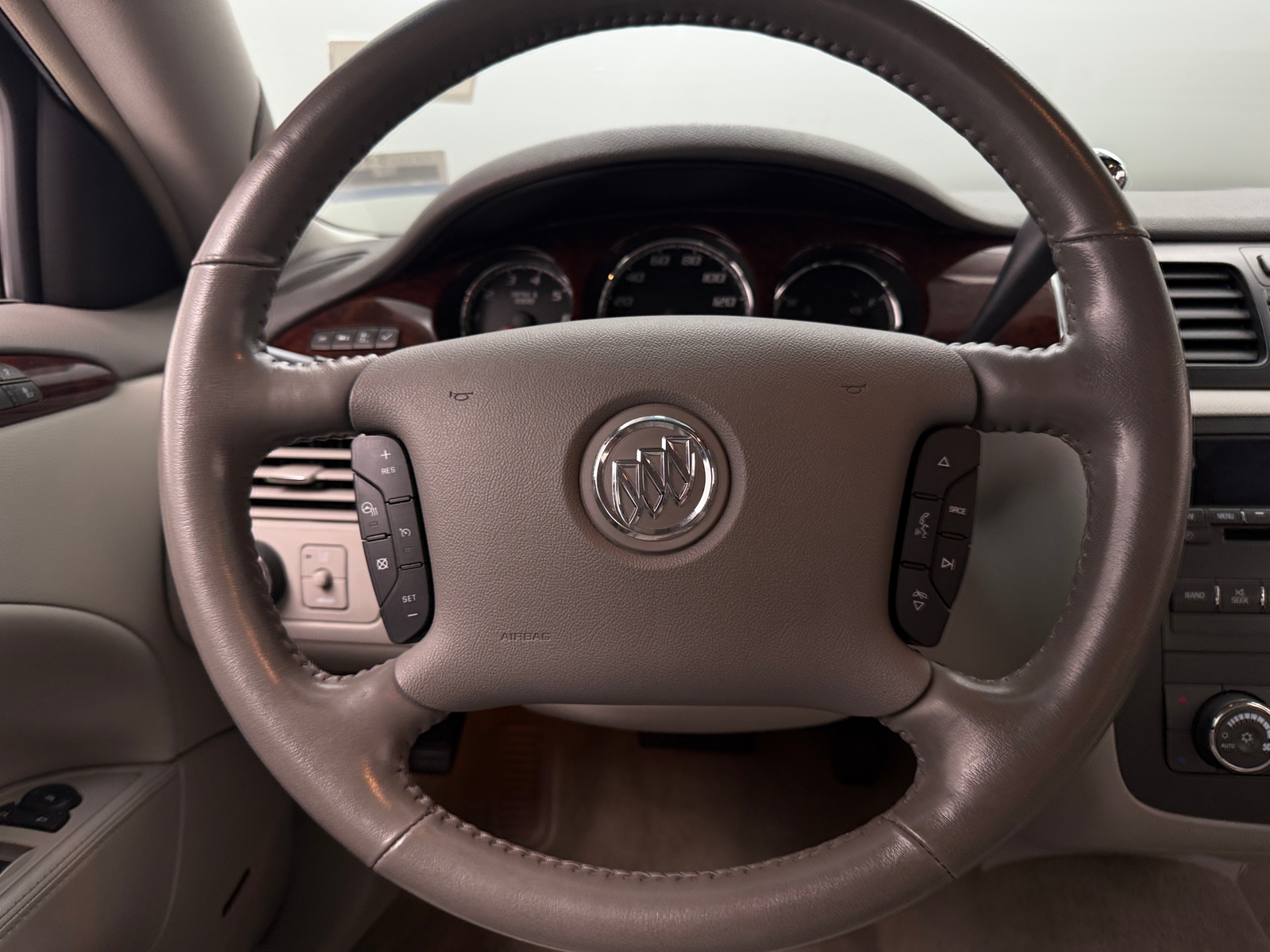Thumbnail: 2011 Buick Lucerne - 4