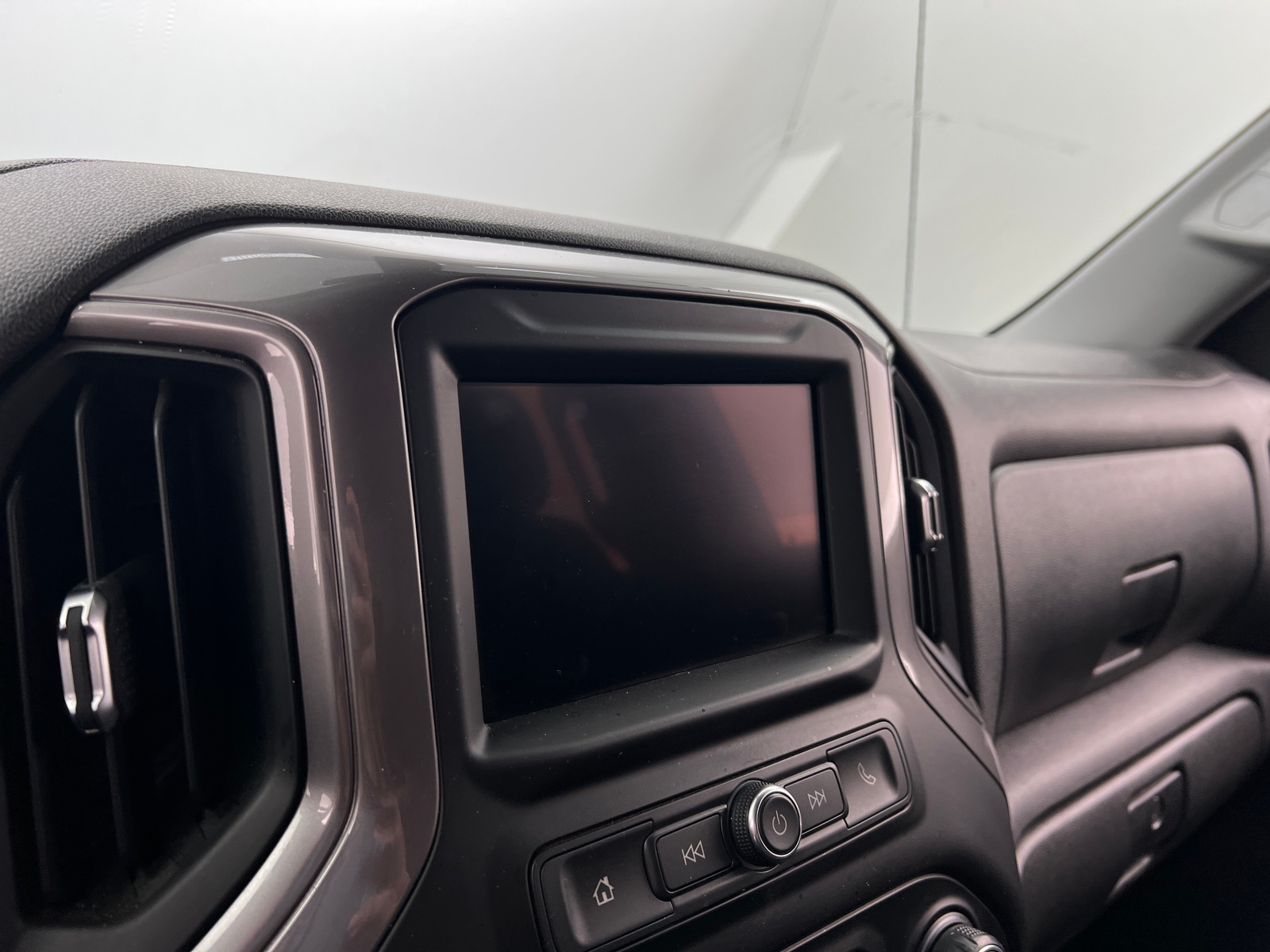 Thumbnail: 2021 Chevrolet Silverado 1500 - 4
