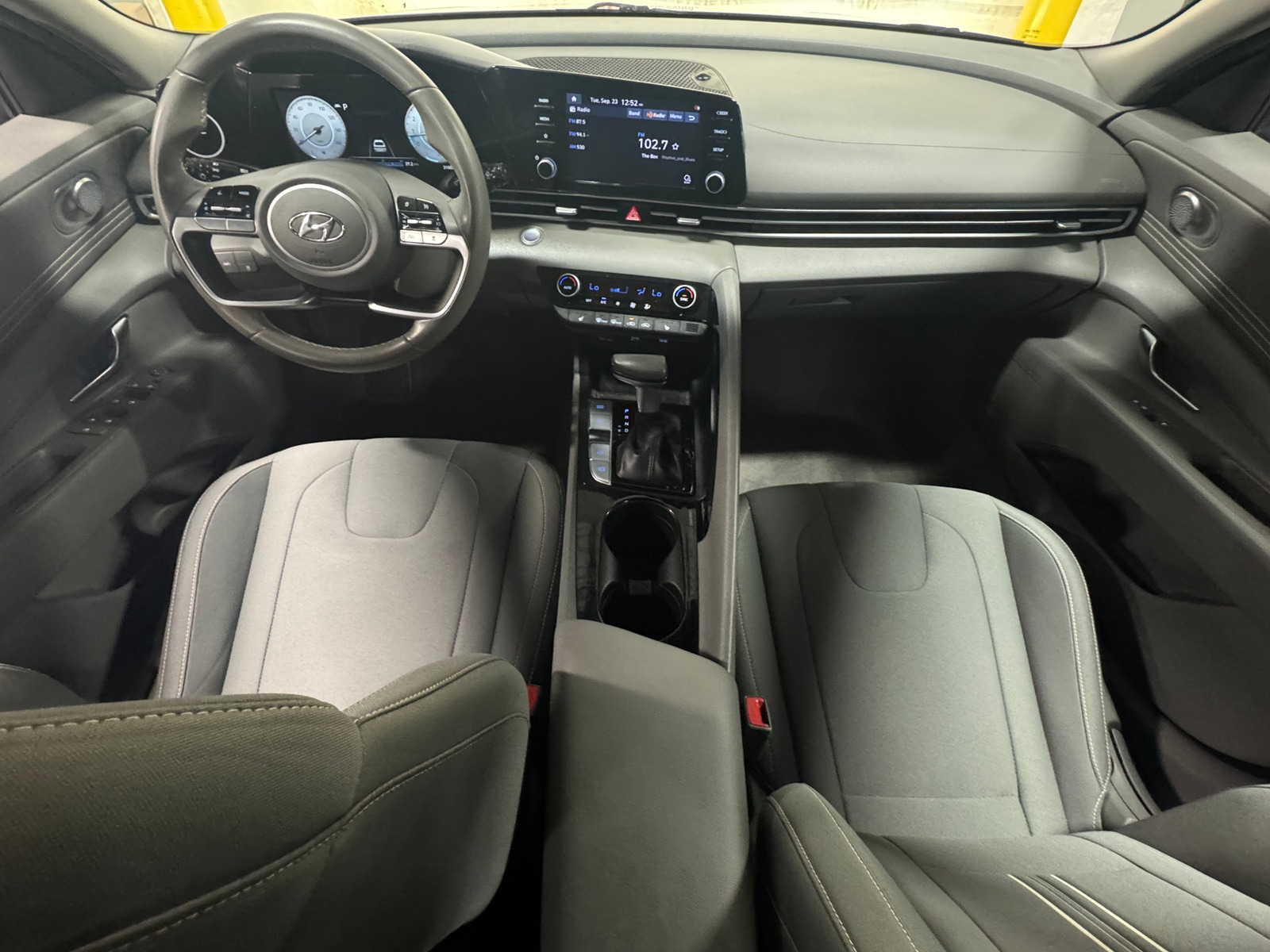 Thumbnail: 2021 Hyundai Elantra - 3