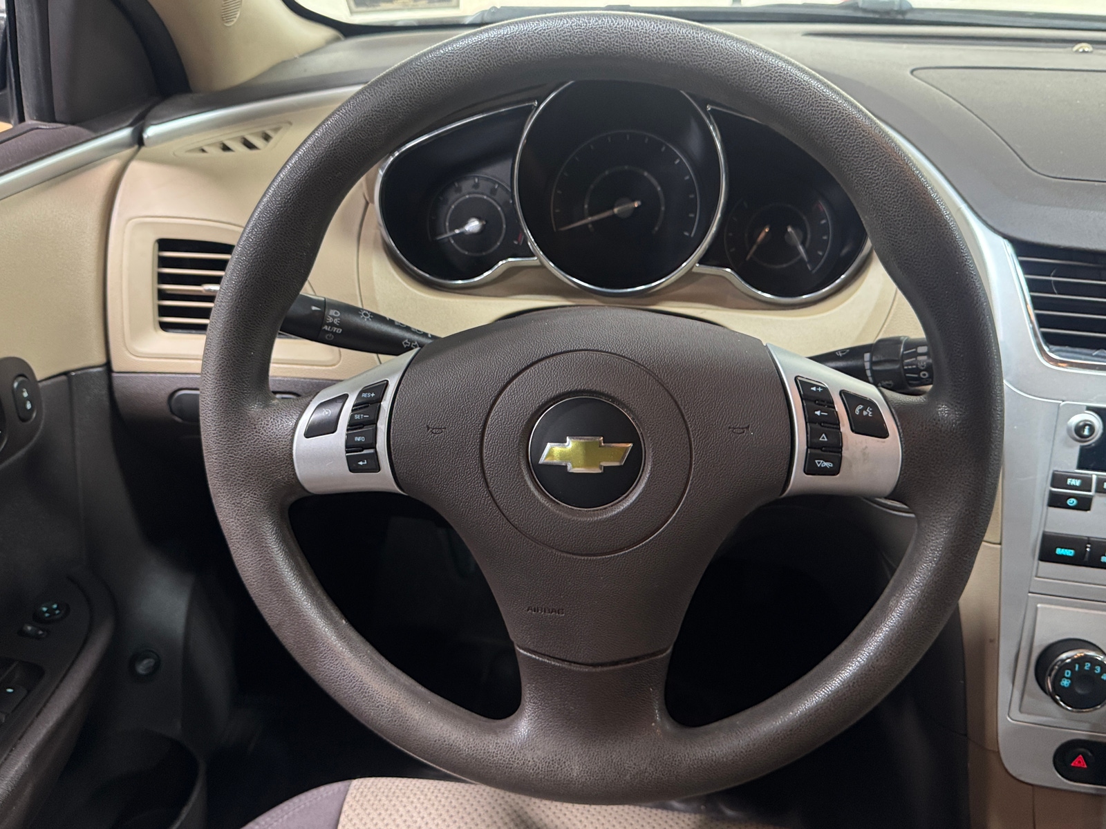 Thumbnail: 2012 Chevrolet Malibu - 5