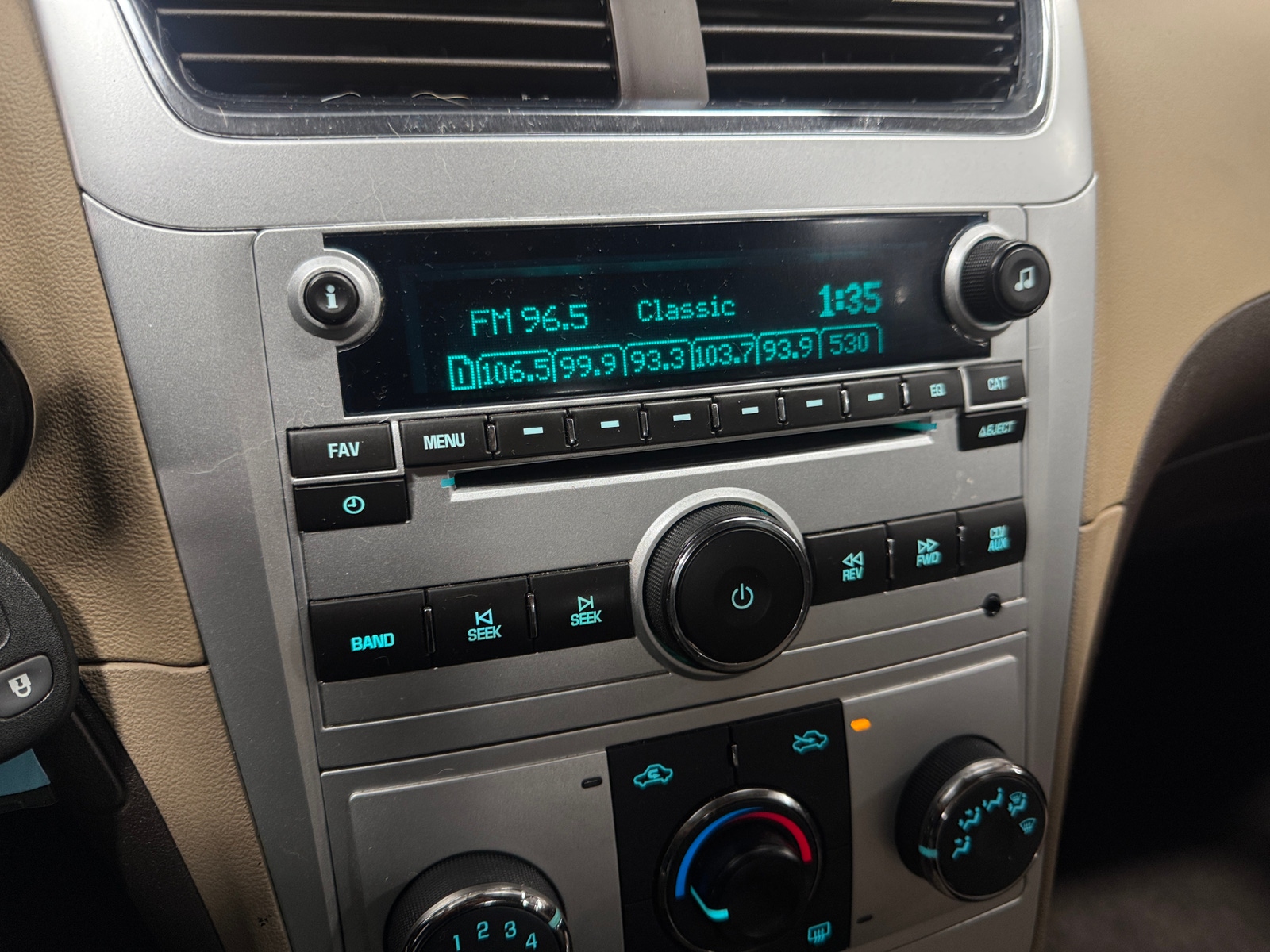 Thumbnail: 2012 Chevrolet Malibu - 4