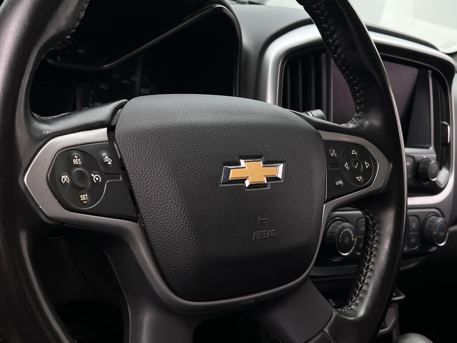 Thumbnail: 2022 Chevrolet Colorado - 5