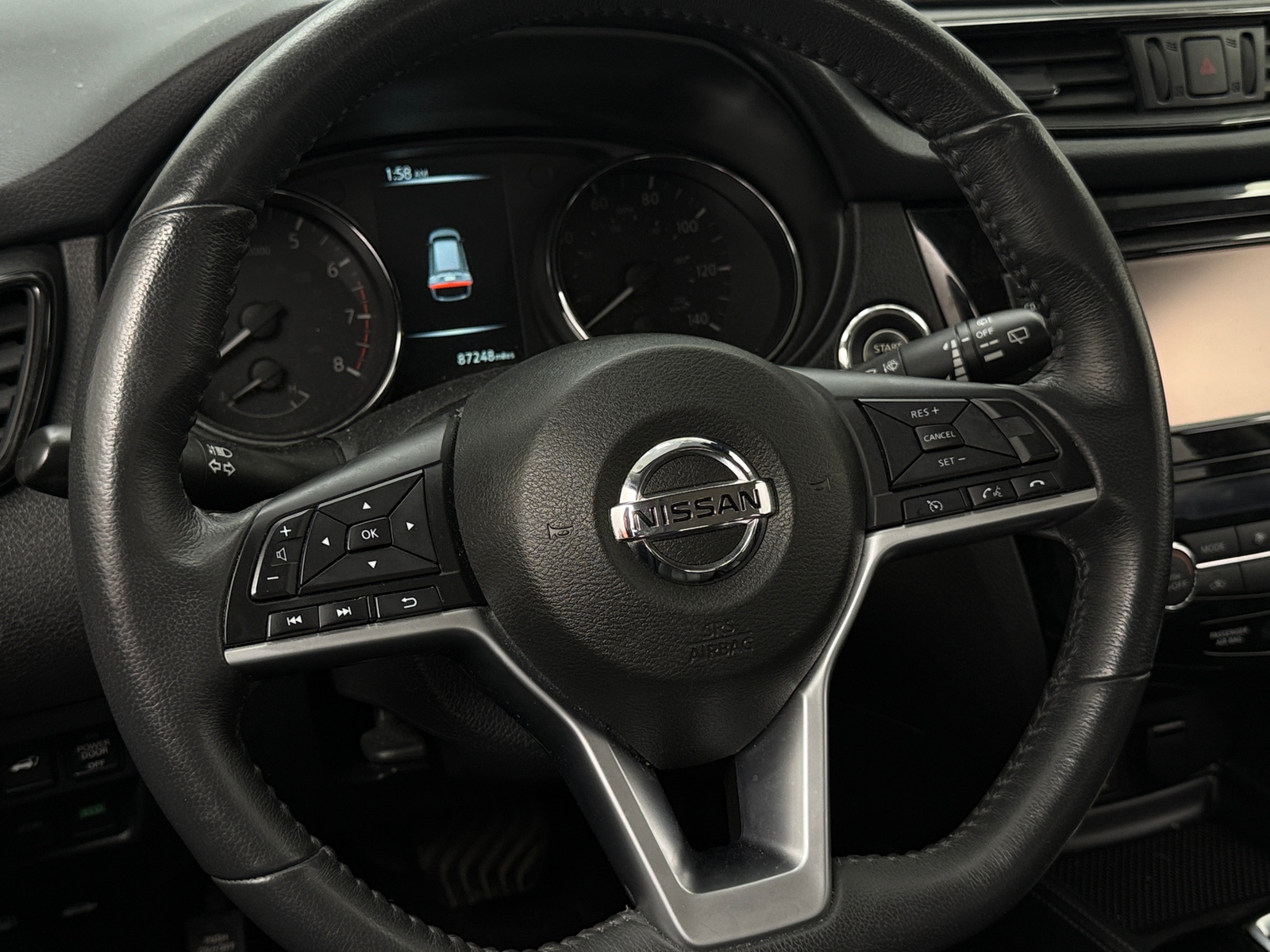 Thumbnail: 2017 Nissan Rogue - 4