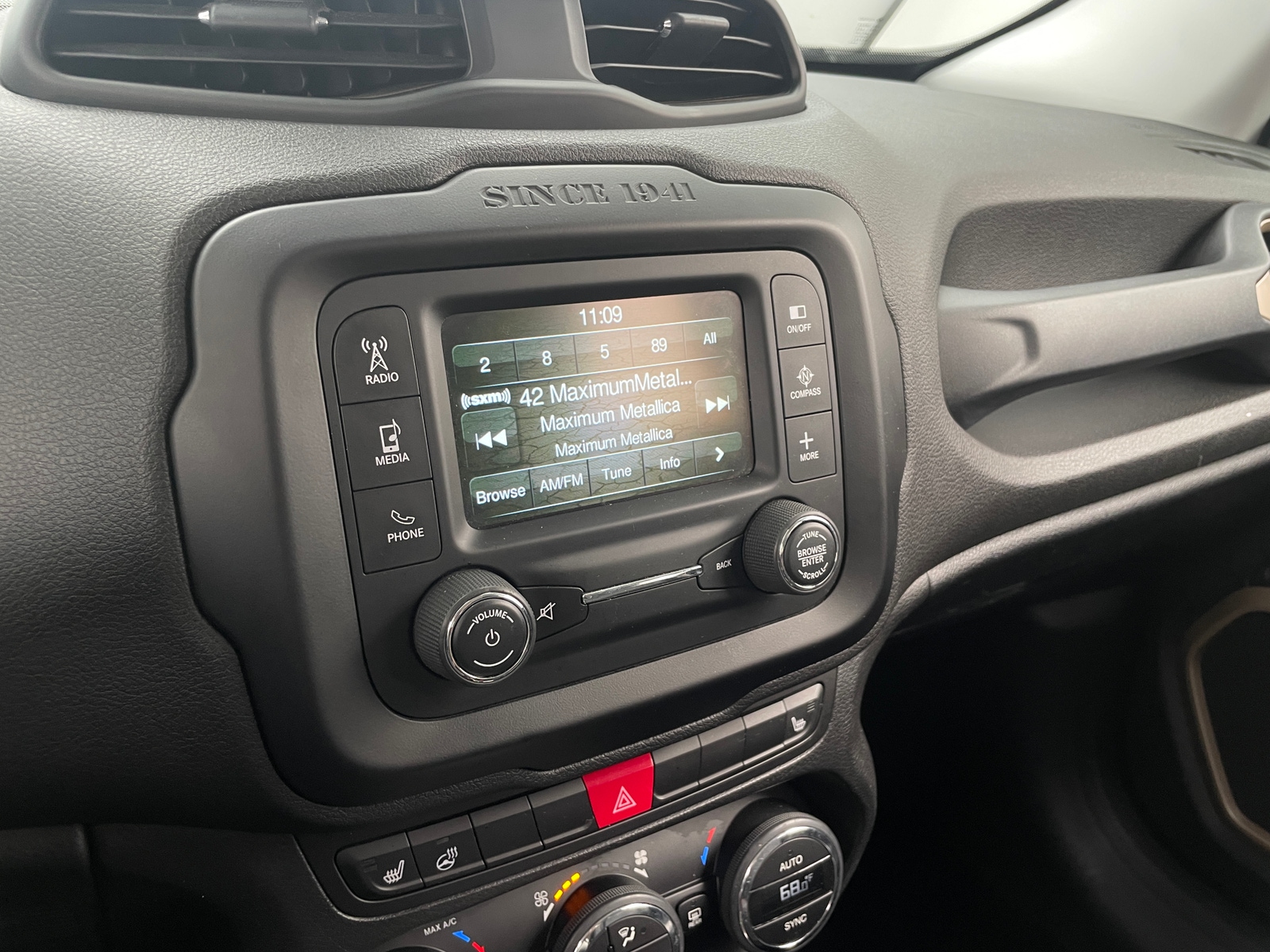 Thumbnail: 2015 Jeep Renegade - 3