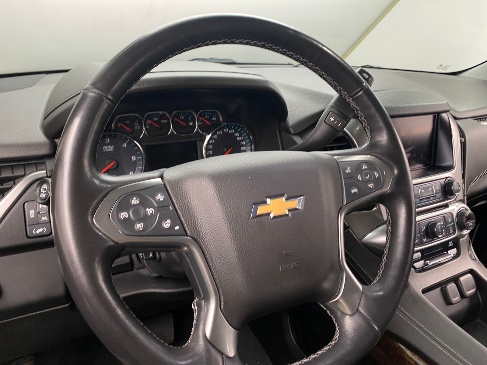 Thumbnail: 2019 Chevrolet Tahoe - 4