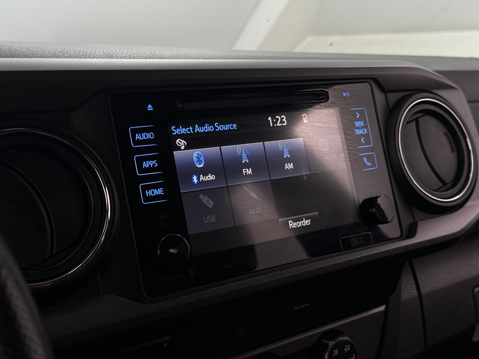 Thumbnail: 2019 Toyota Tacoma - 4