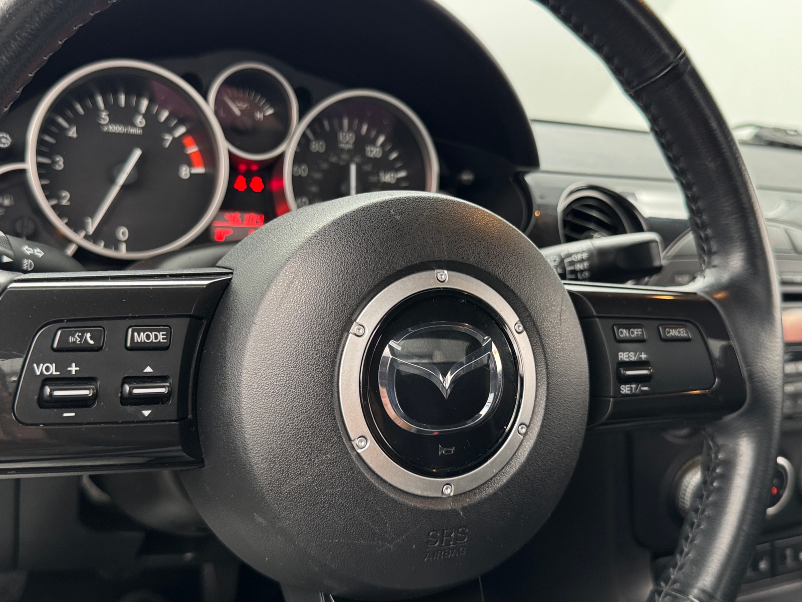 Thumbnail: 2013 Mazda MX-5 Miata - 4