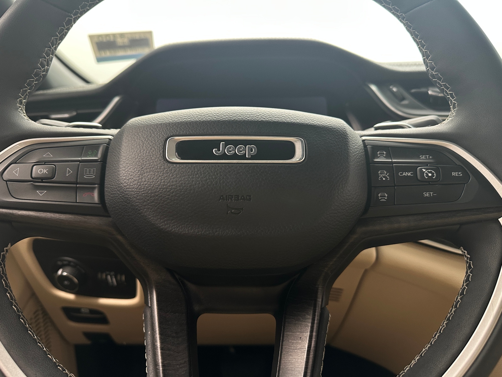 Thumbnail: 2023 Jeep Grand Cherokee - 4