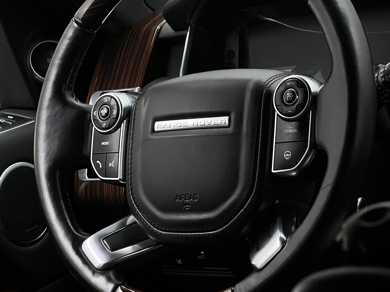 Thumbnail: 2015 Land Rover Range Rover - 4