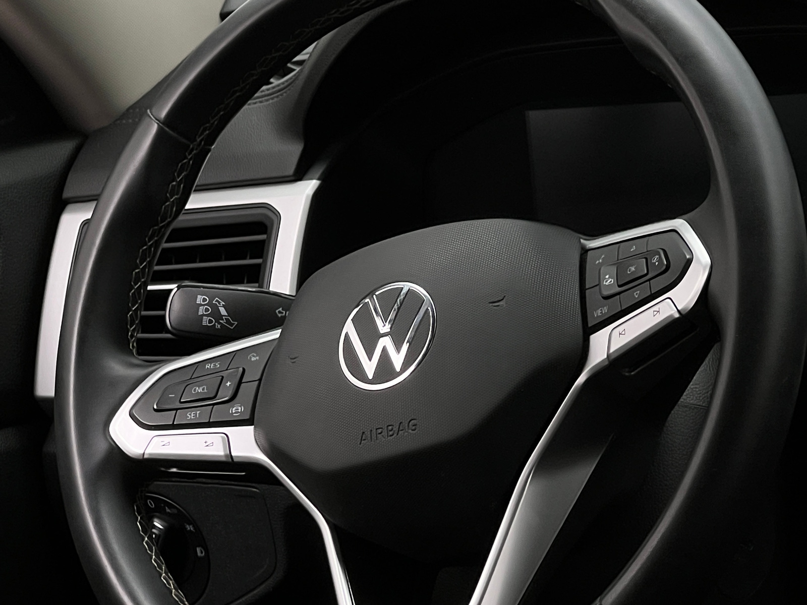 Thumbnail: 2022 Volkswagen Atlas - 4