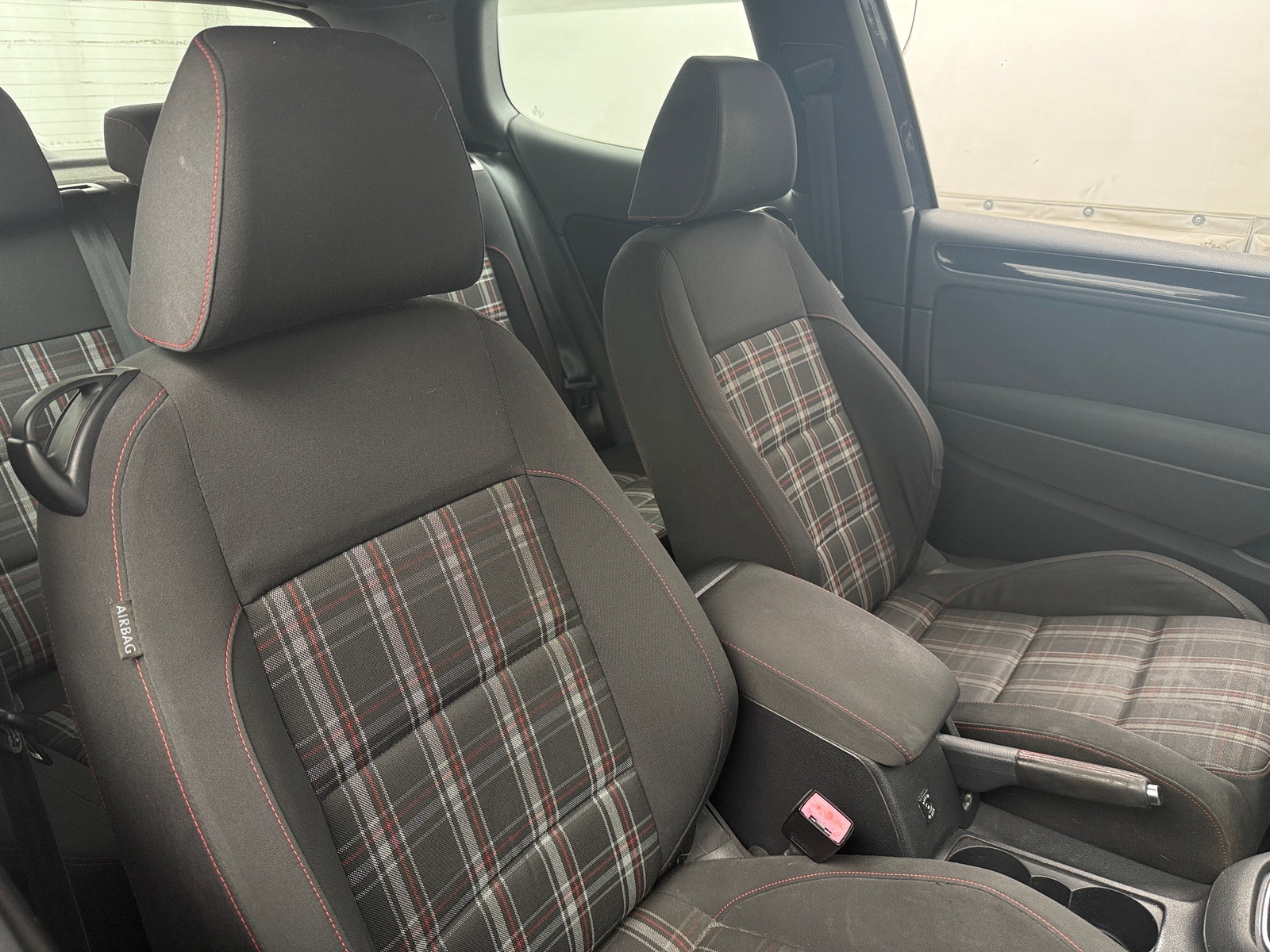 Thumbnail: 2012 Volkswagen Golf - 2