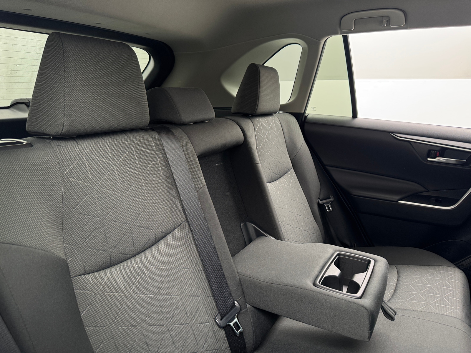 Thumbnail: 2021 Toyota RAV4 - 6