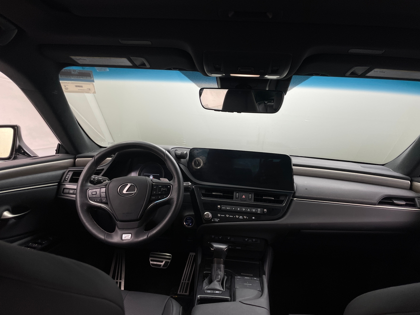 Thumbnail: 2022 Lexus ES - 2