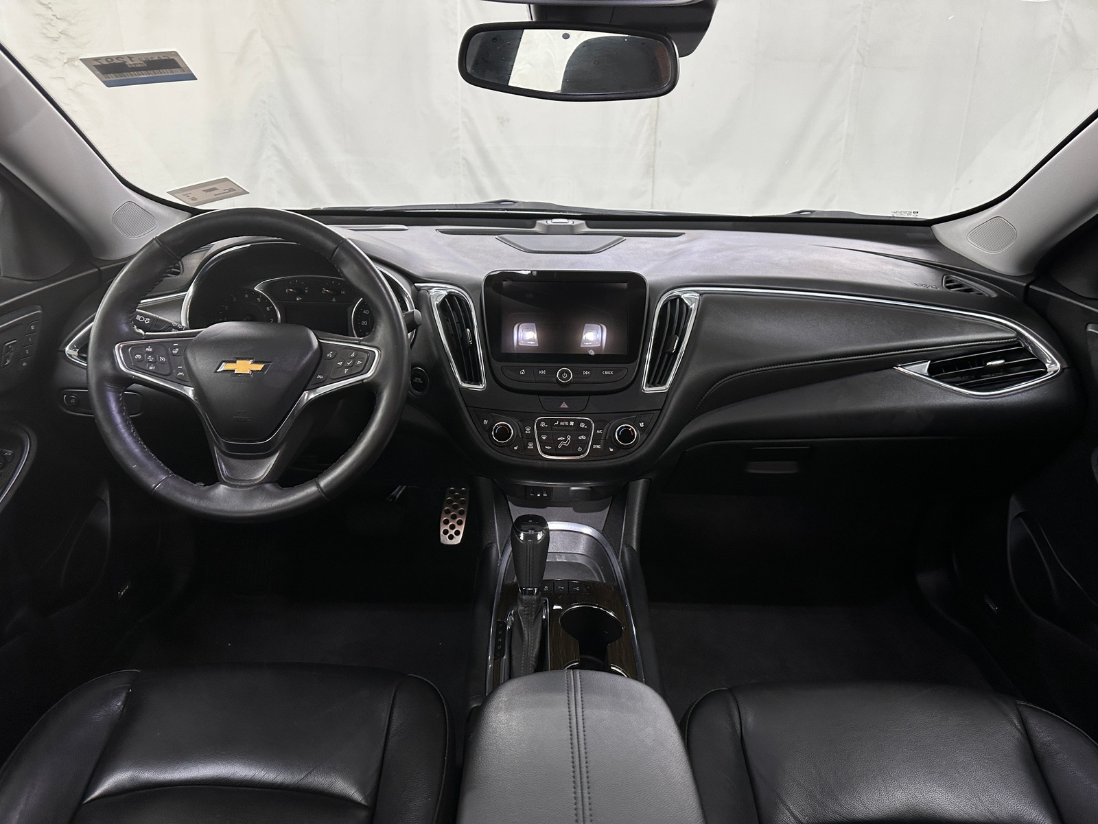 Thumbnail: 2017 Chevrolet Malibu - 2