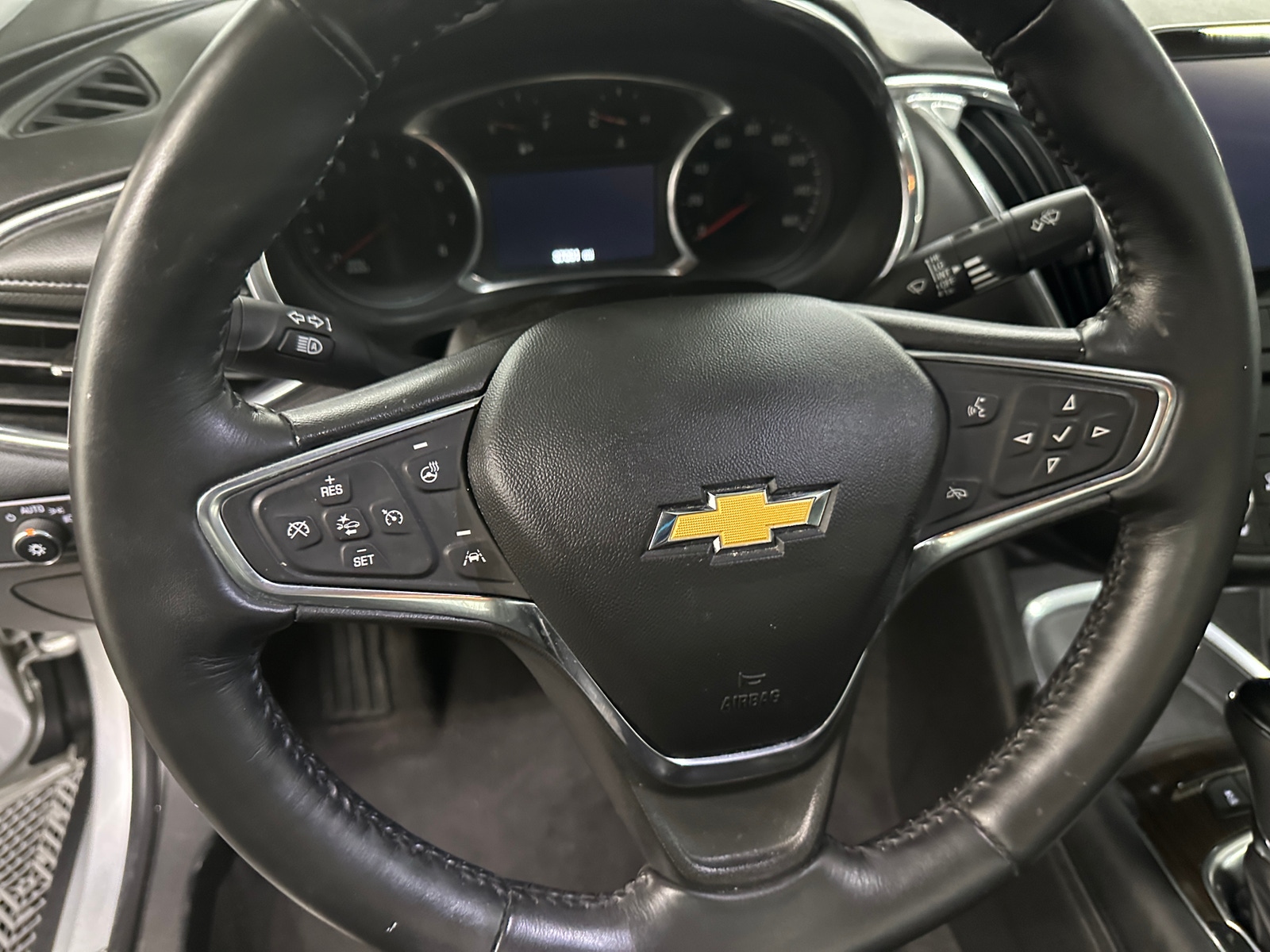 Thumbnail: 2017 Chevrolet Malibu - 4