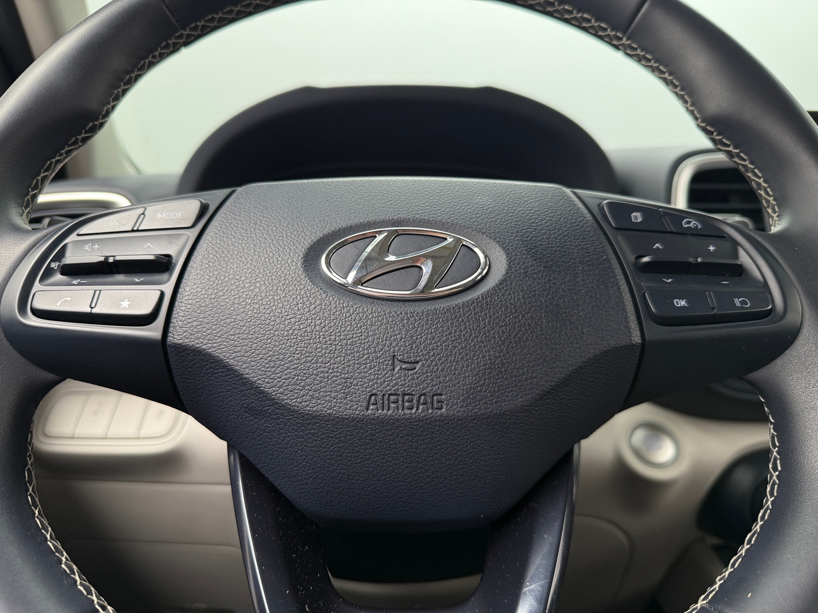 Thumbnail: 2023 Hyundai Venue - 5