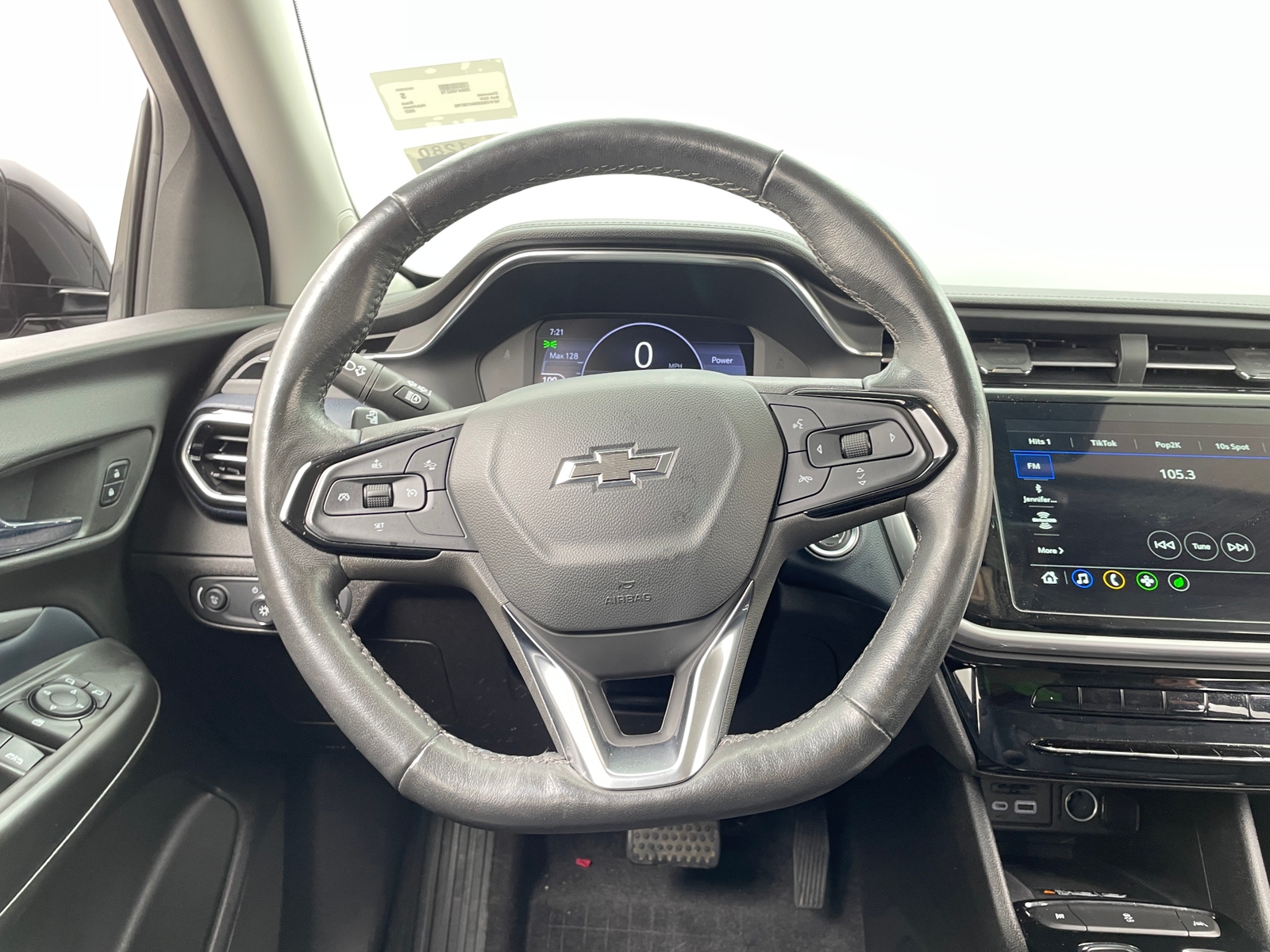 Thumbnail: 2022 Chevrolet Bolt EUV - 4