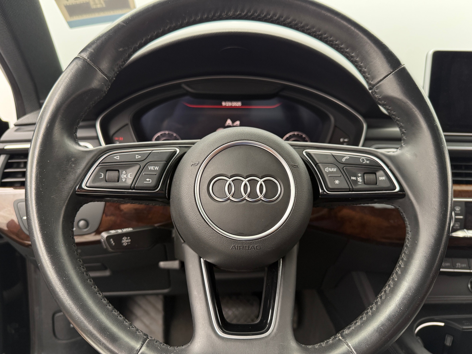 Thumbnail: 2019 Audi A4 - 4
