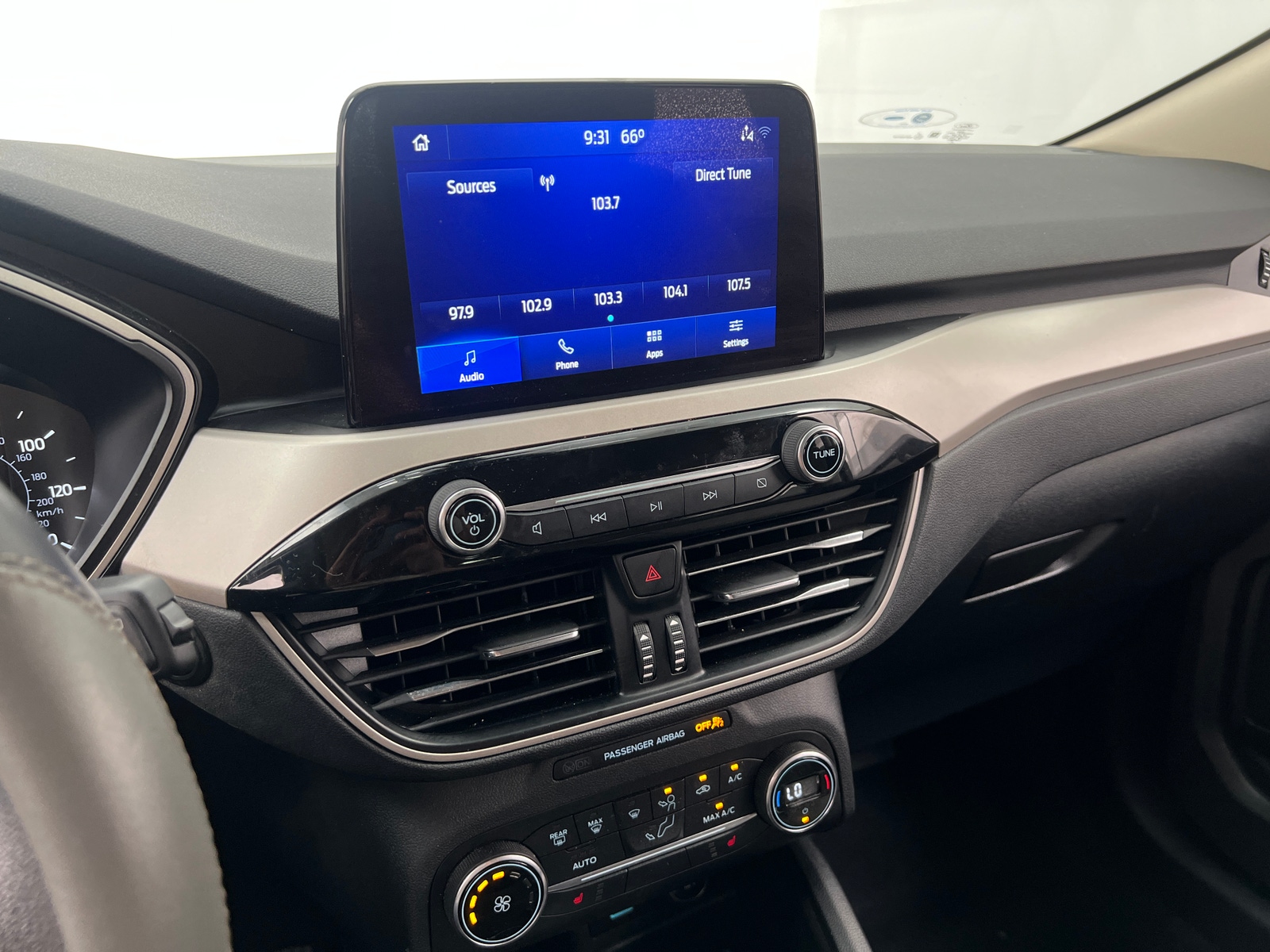 Thumbnail: 2020 Ford Escape - 4