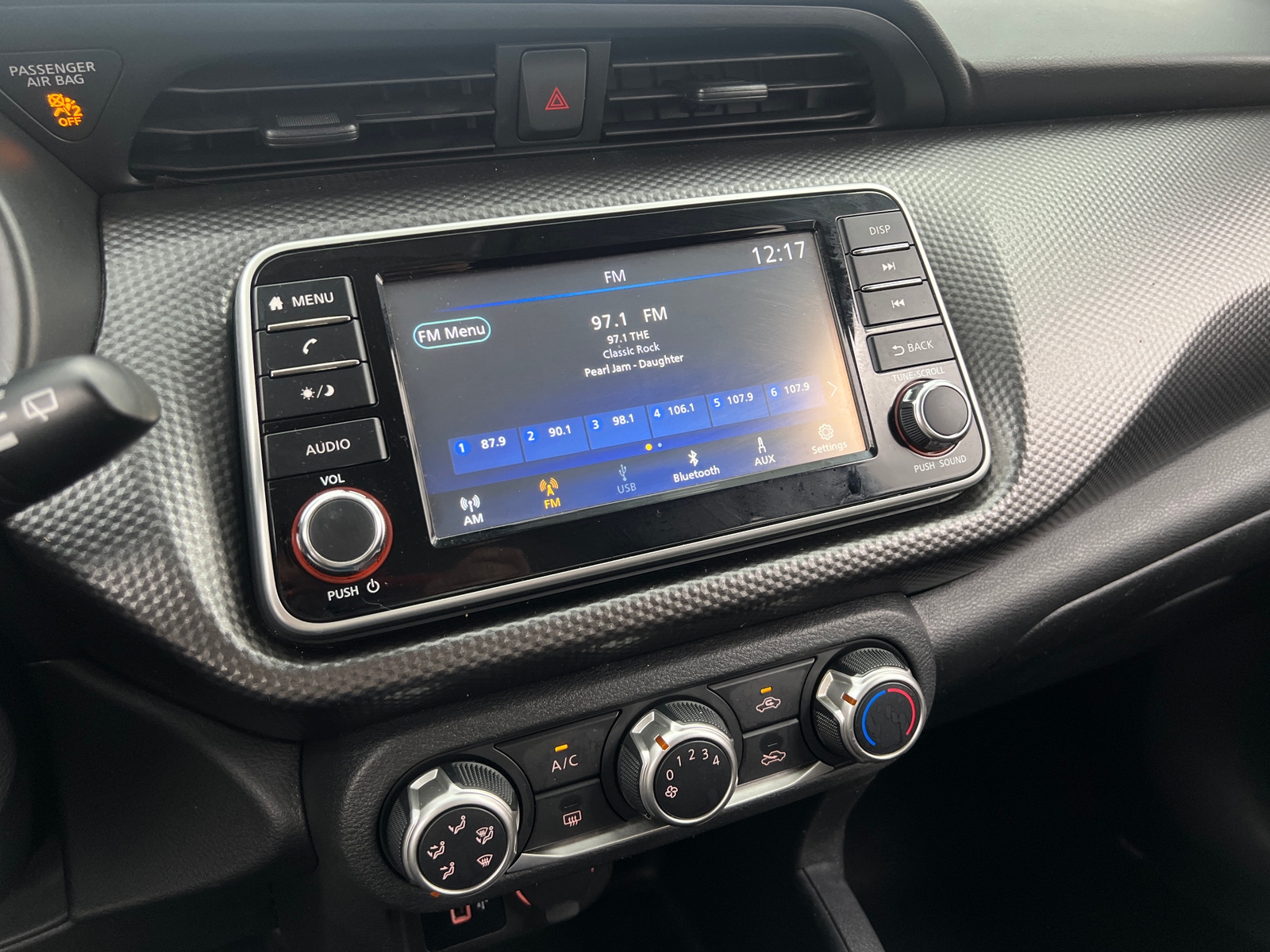 Thumbnail: 2020 Nissan Kicks - 4