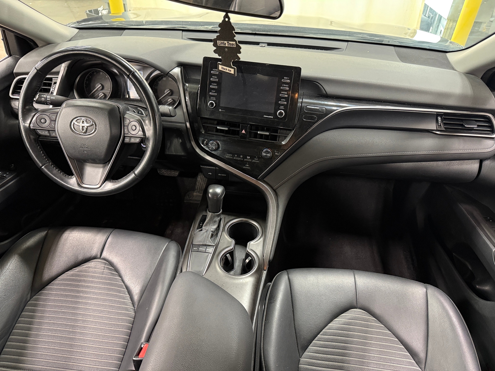 Thumbnail: 2022 Toyota Camry - 3
