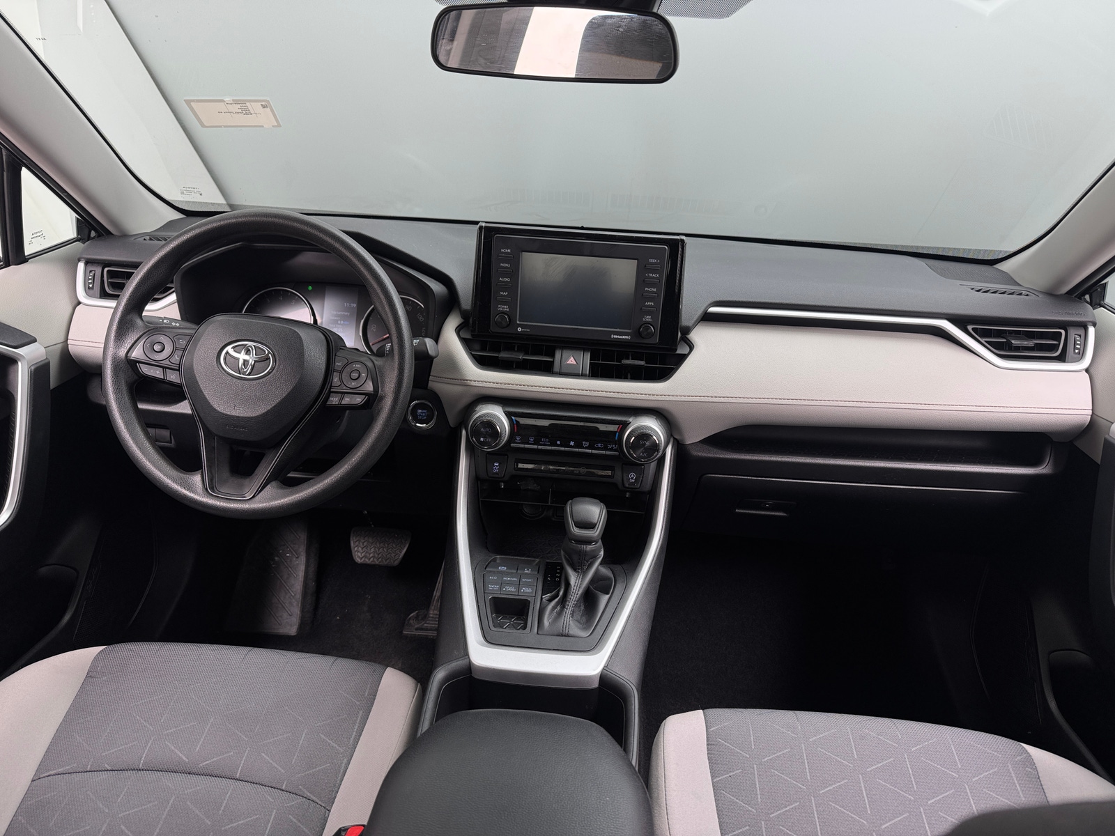Thumbnail: 2022 Toyota RAV4 - 3