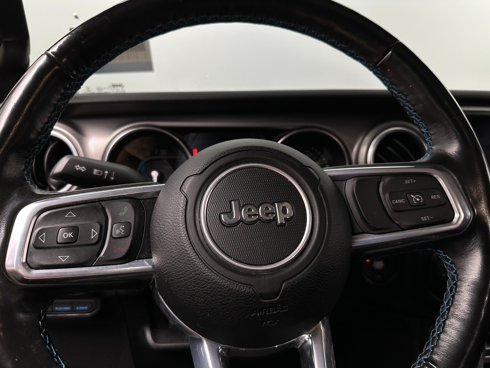 Thumbnail: 2021 Jeep Wrangler - 5
