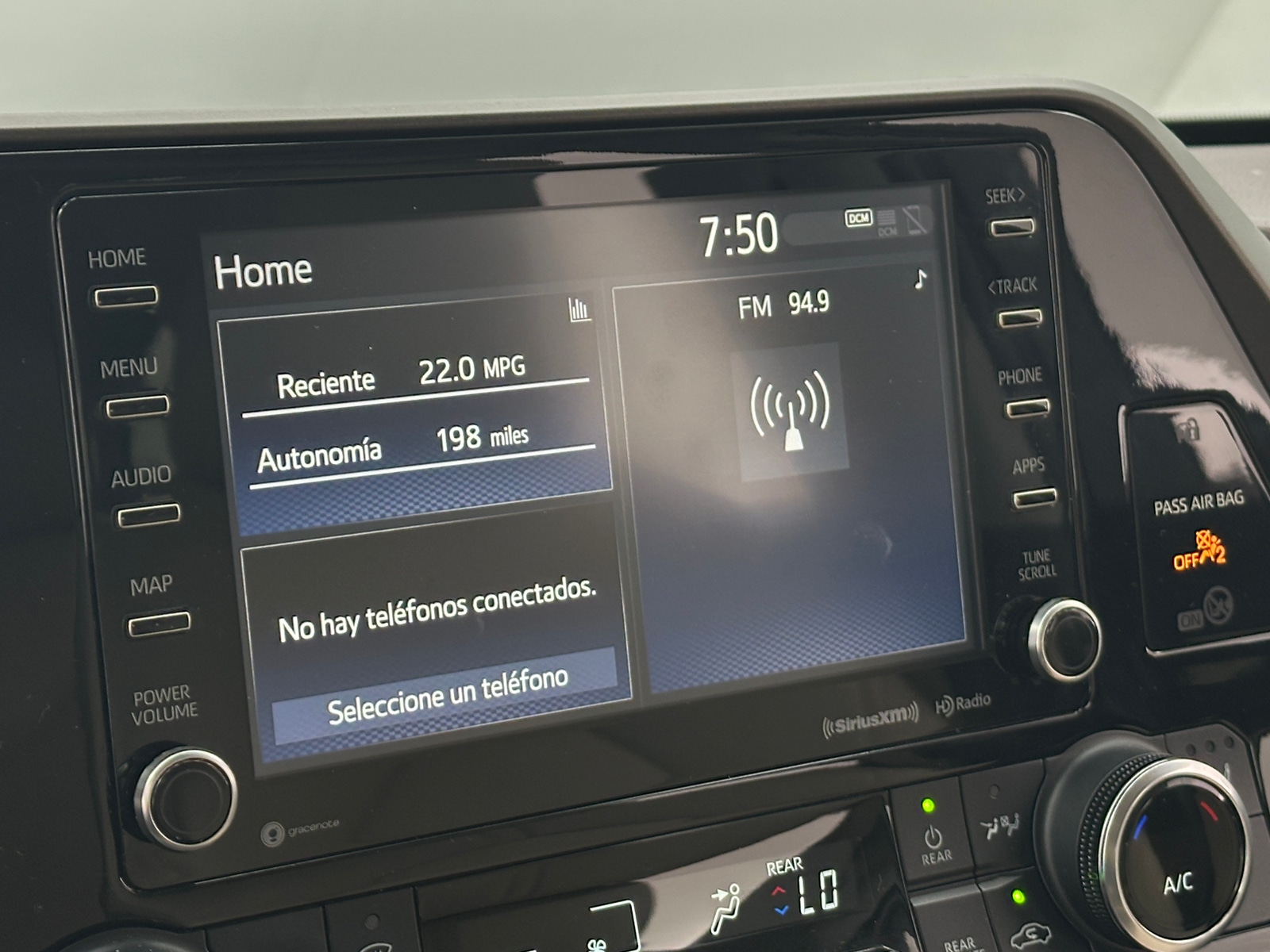 Thumbnail: 2022 Toyota Highlander - 3