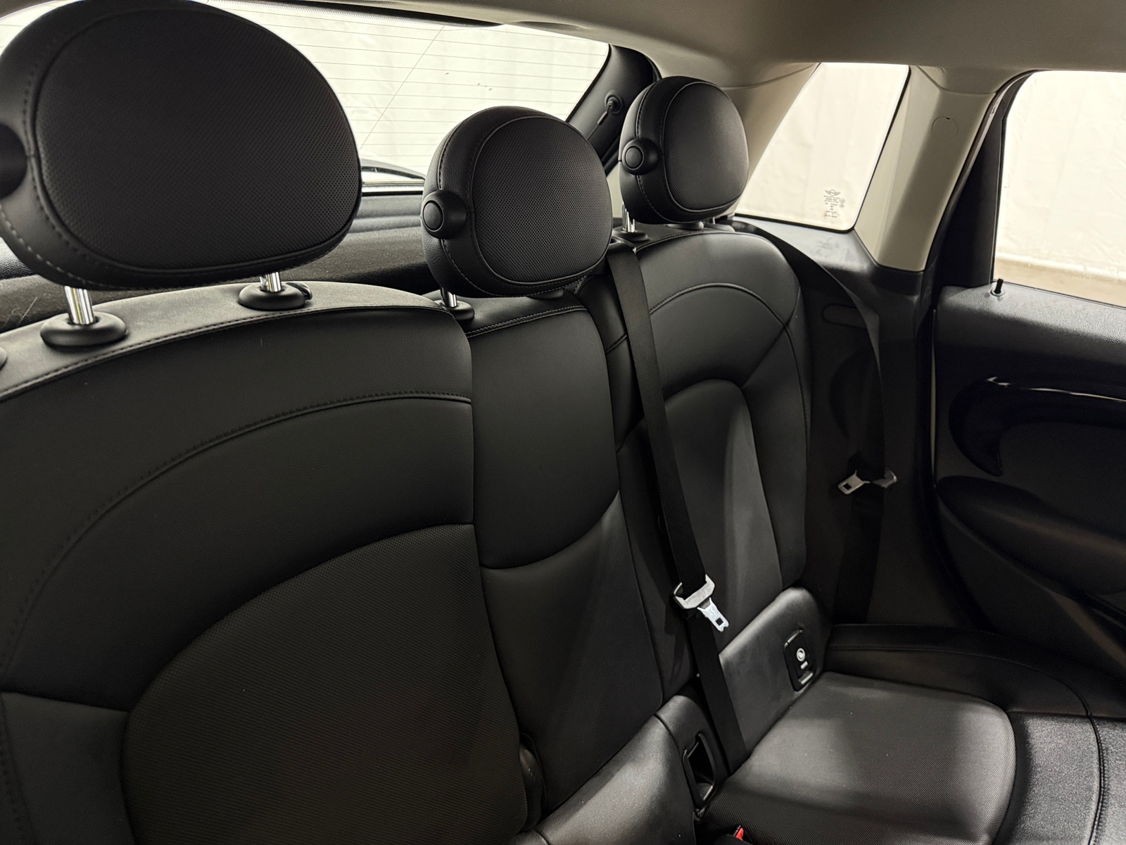 Thumbnail: 2015 MINI Cooper Hardtop - 5