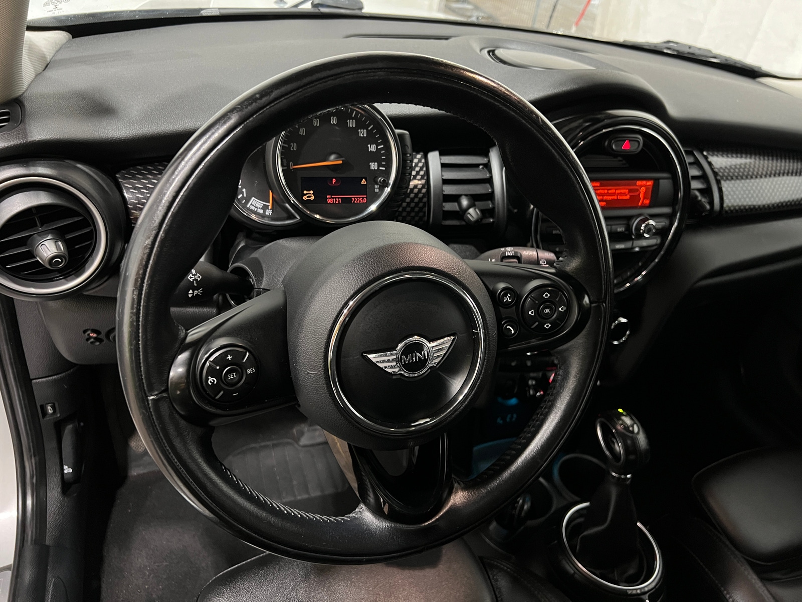 Thumbnail: 2015 MINI Cooper Hardtop - 4