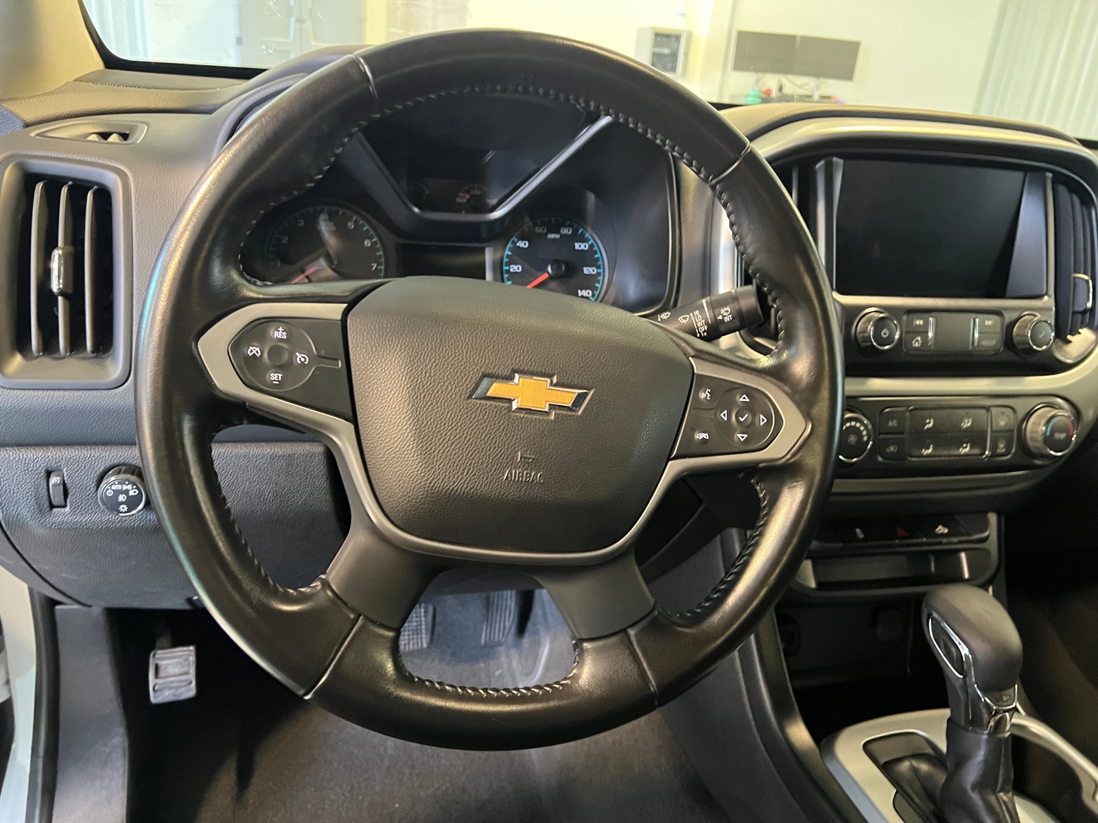 Thumbnail: 2022 Chevrolet Colorado - 5
