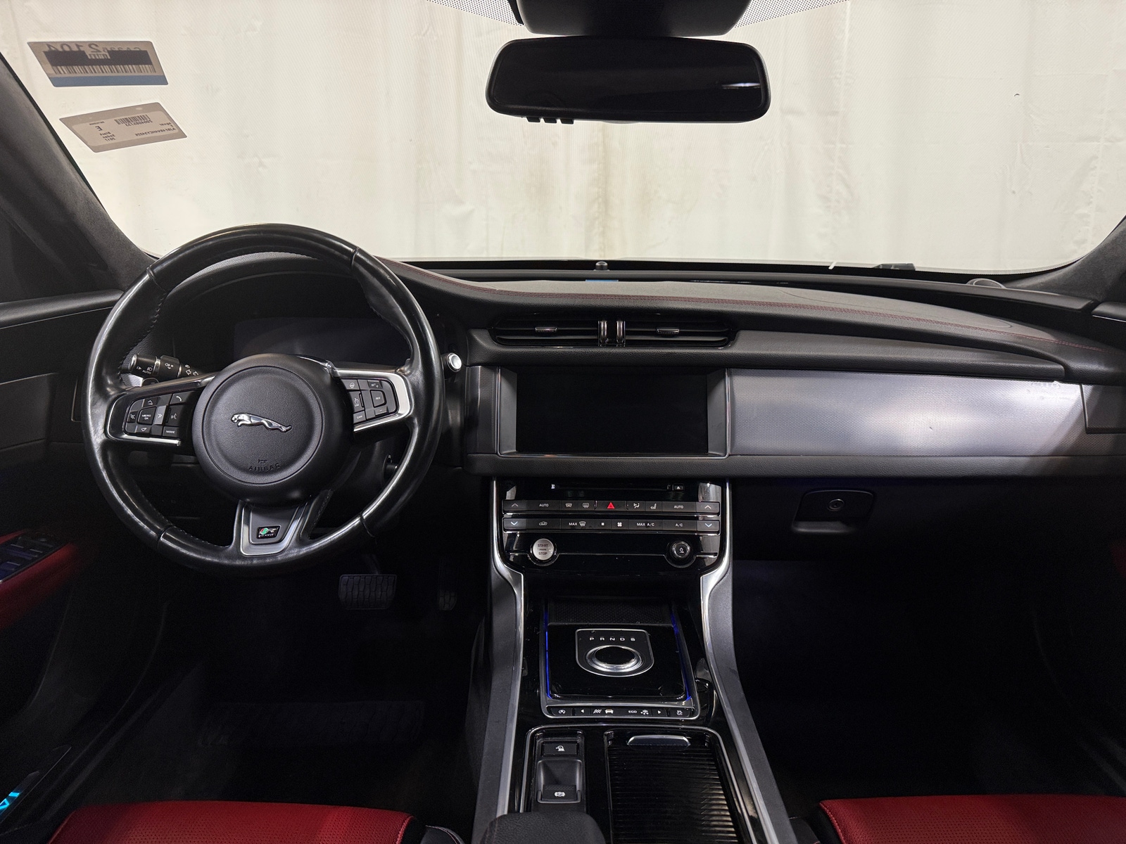 Thumbnail: 2017 Jaguar XF - 2