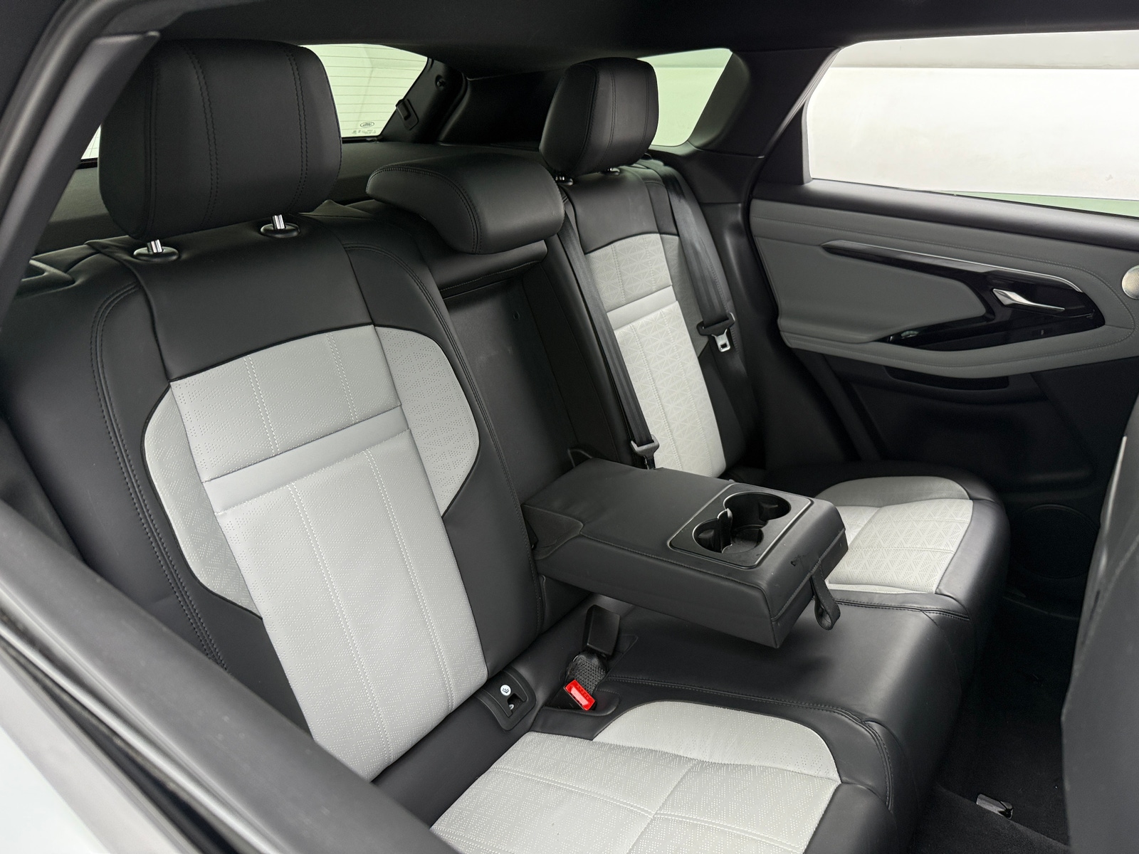 Thumbnail: 2021 Land Rover Range Rover Evoque - 5