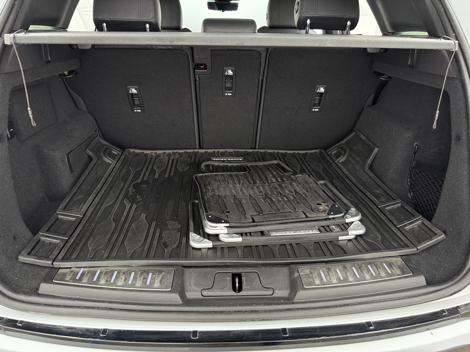 Thumbnail: 2021 Land Rover Range Rover Evoque - 6